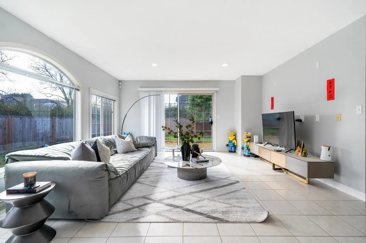 5660 Stefanko Place