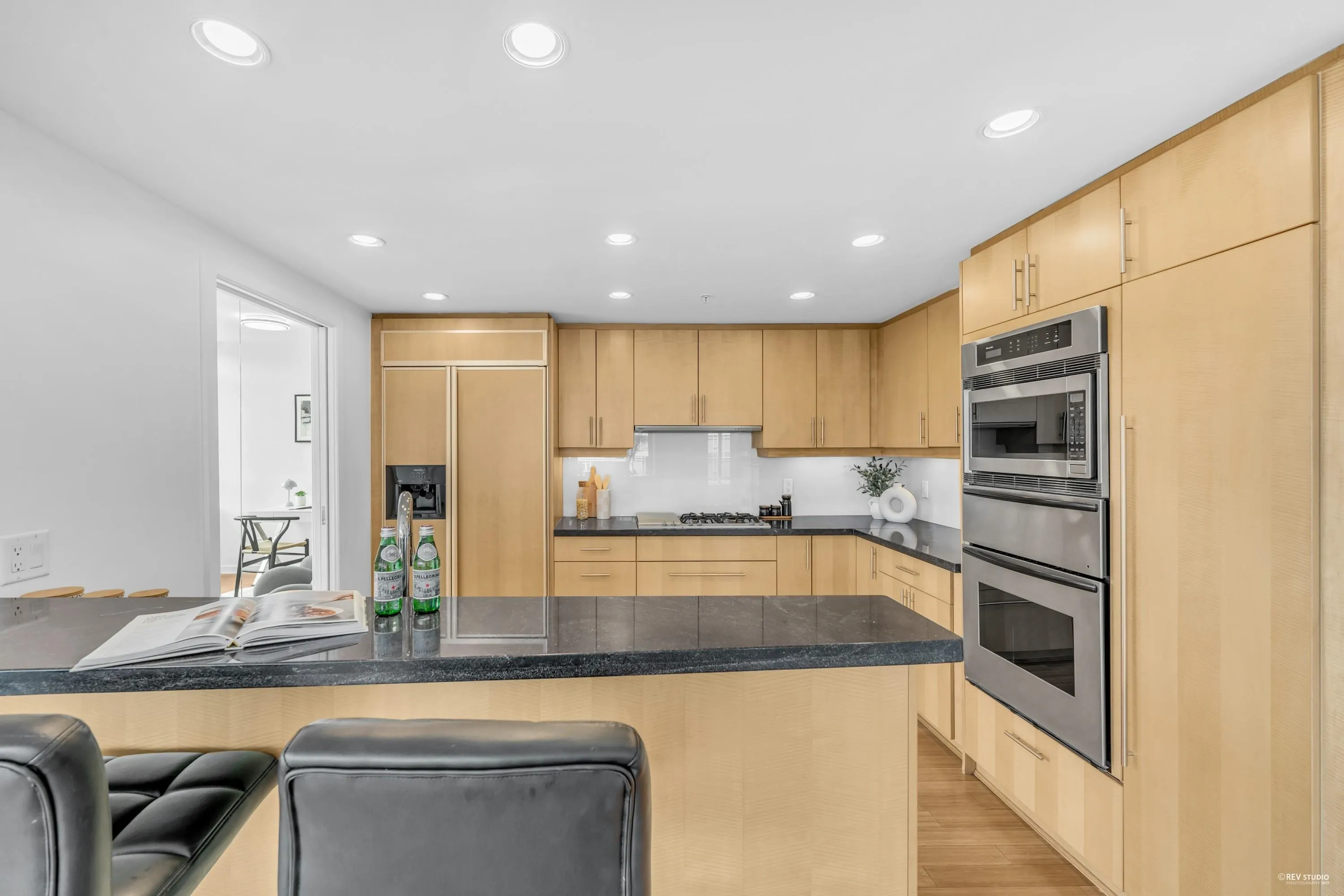 401 1233 W Cordova Street