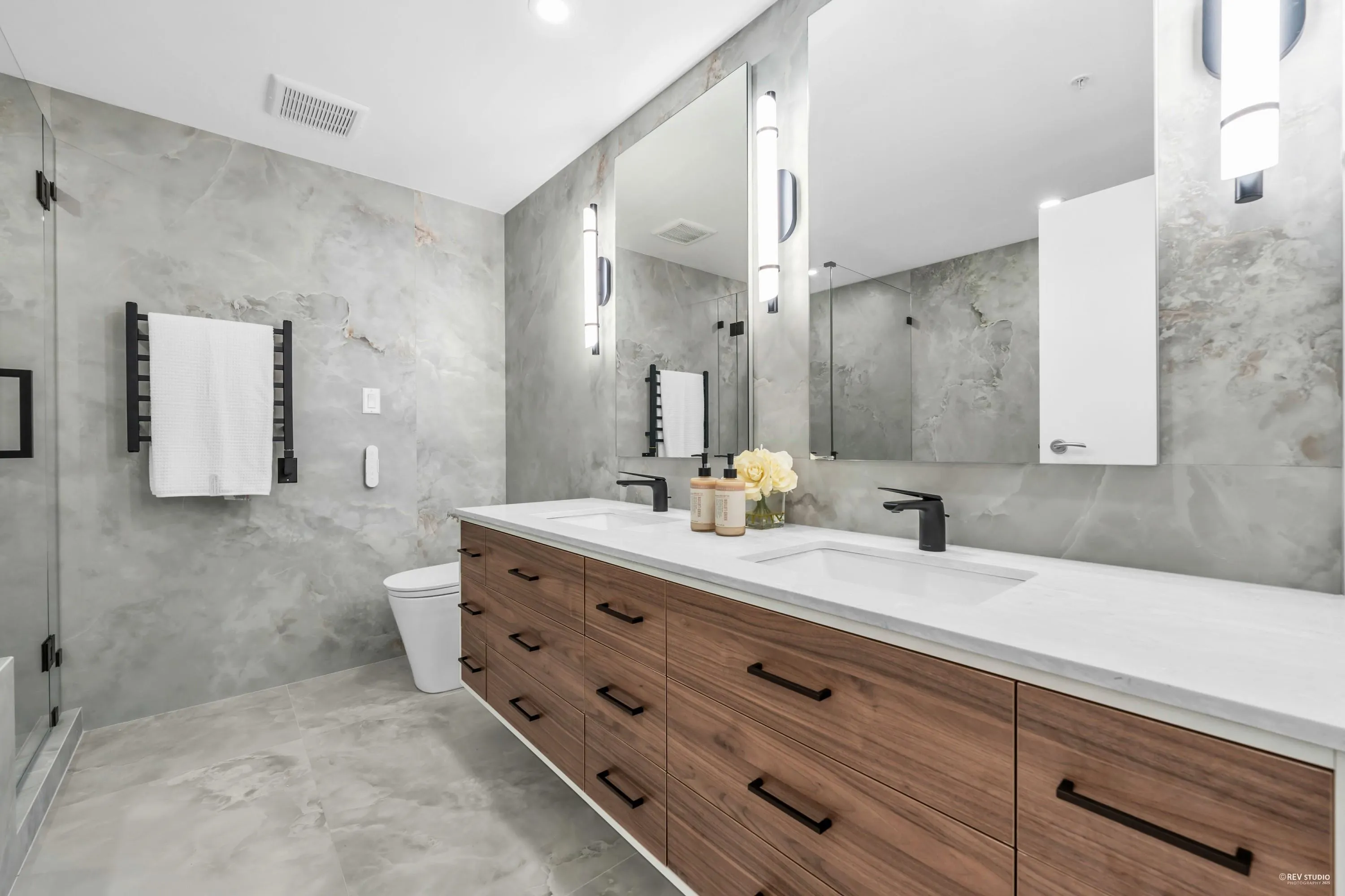 401 1233 W Cordova Street