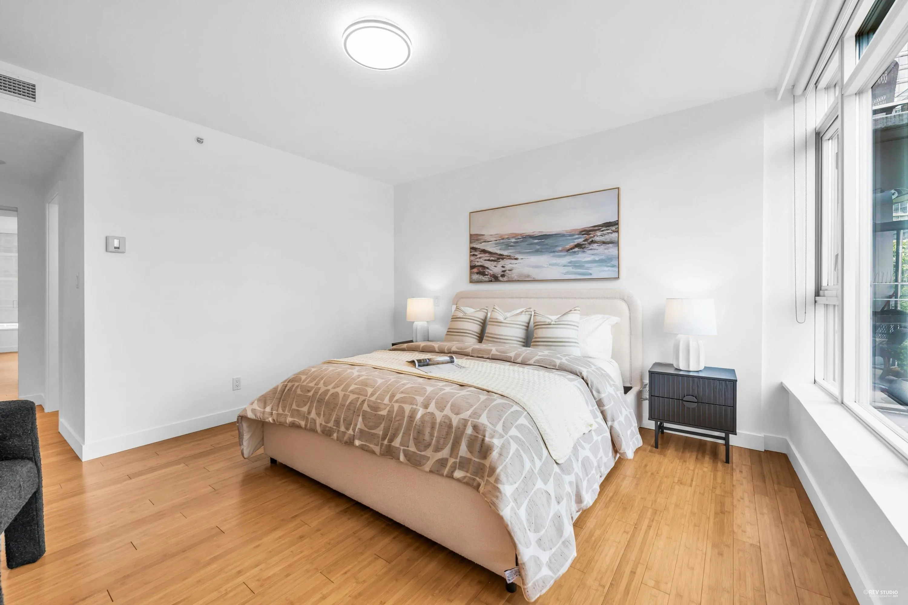 401 1233 W Cordova Street