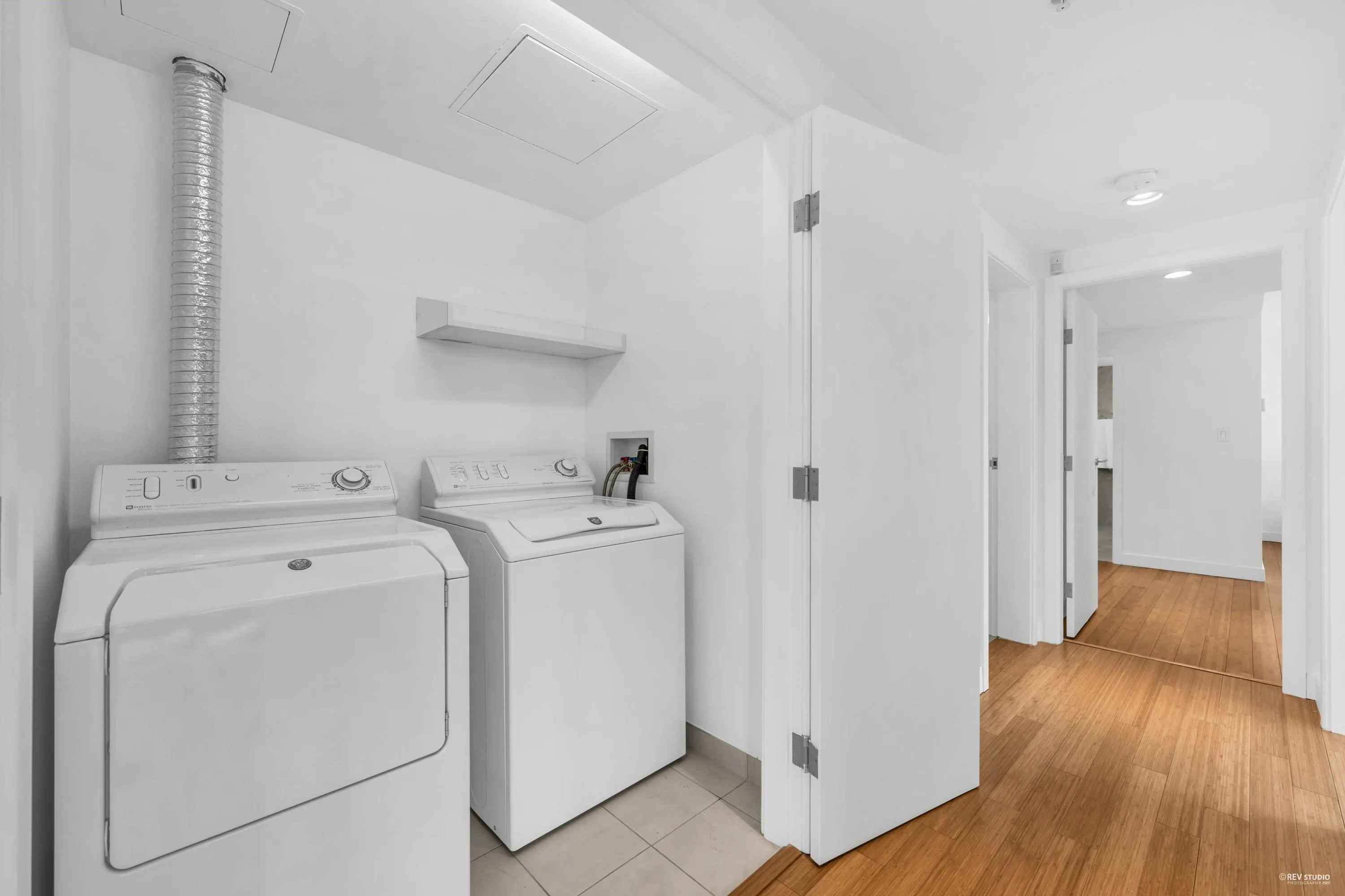 401 1233 W Cordova Street