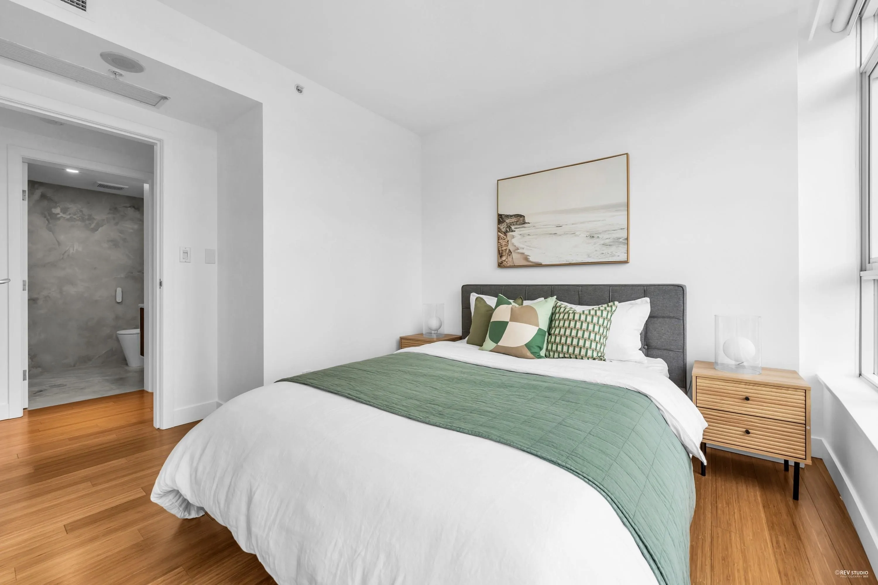 401 1233 W Cordova Street