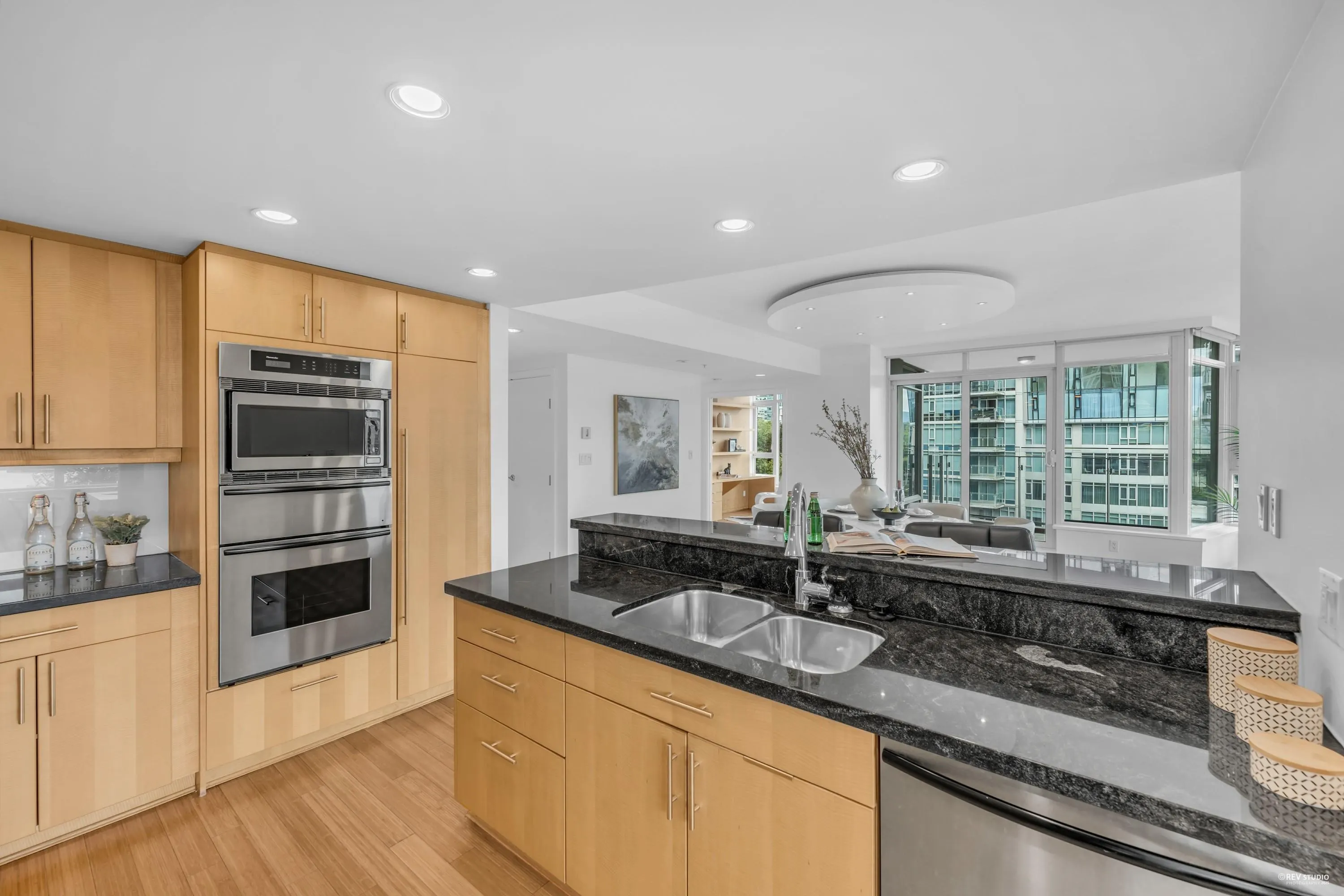 401 1233 W Cordova Street