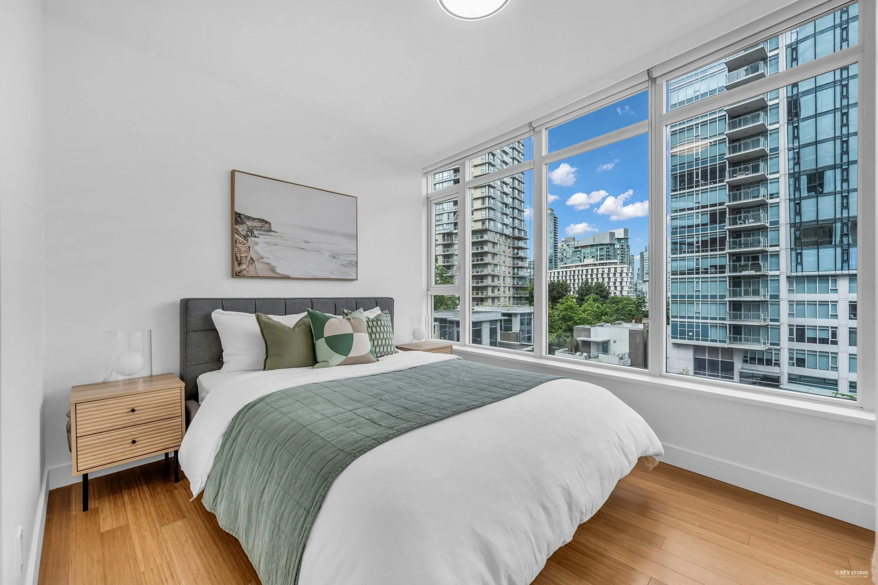 401 1233 W Cordova Street