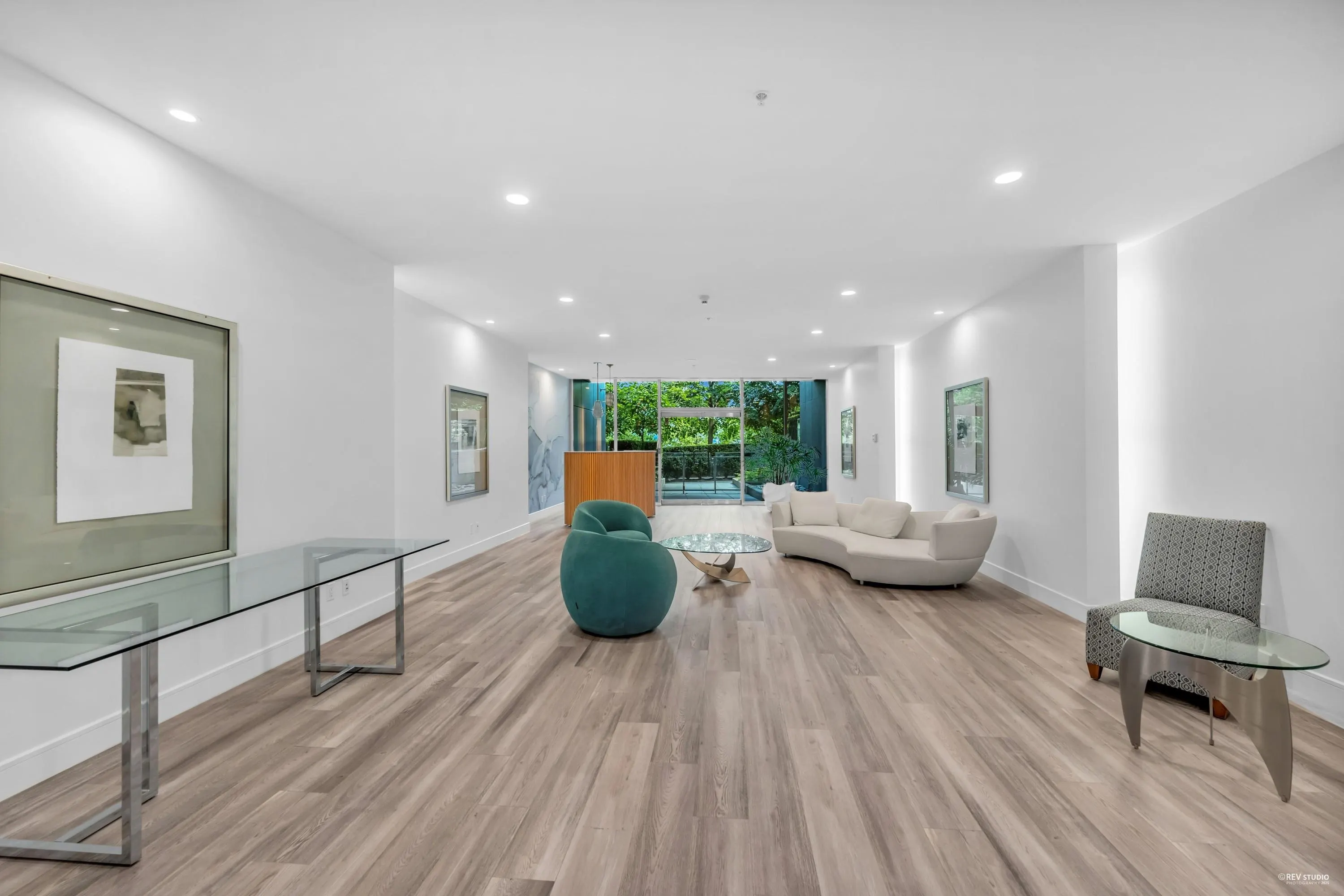 401 1233 W Cordova Street