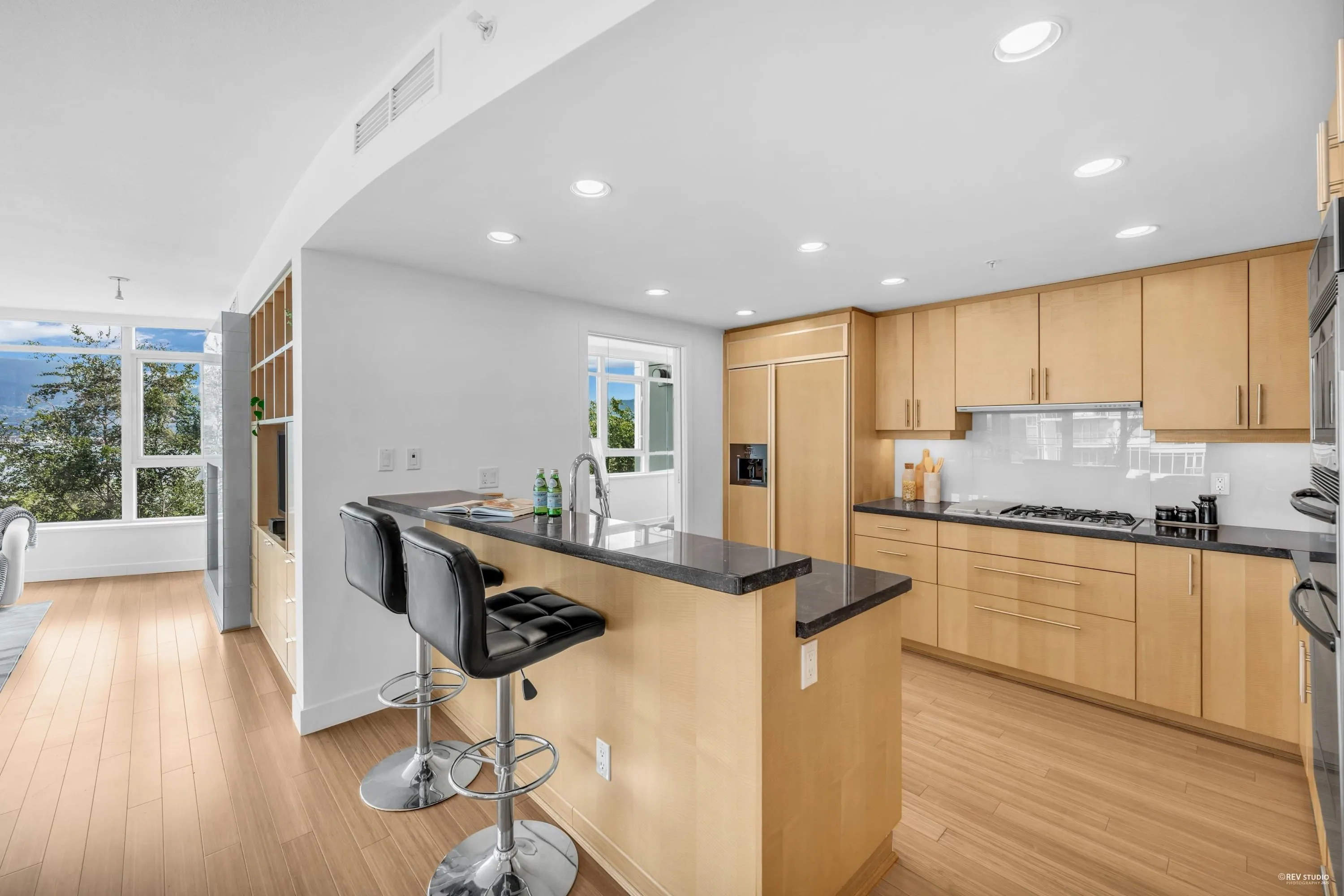 401 1233 W Cordova Street