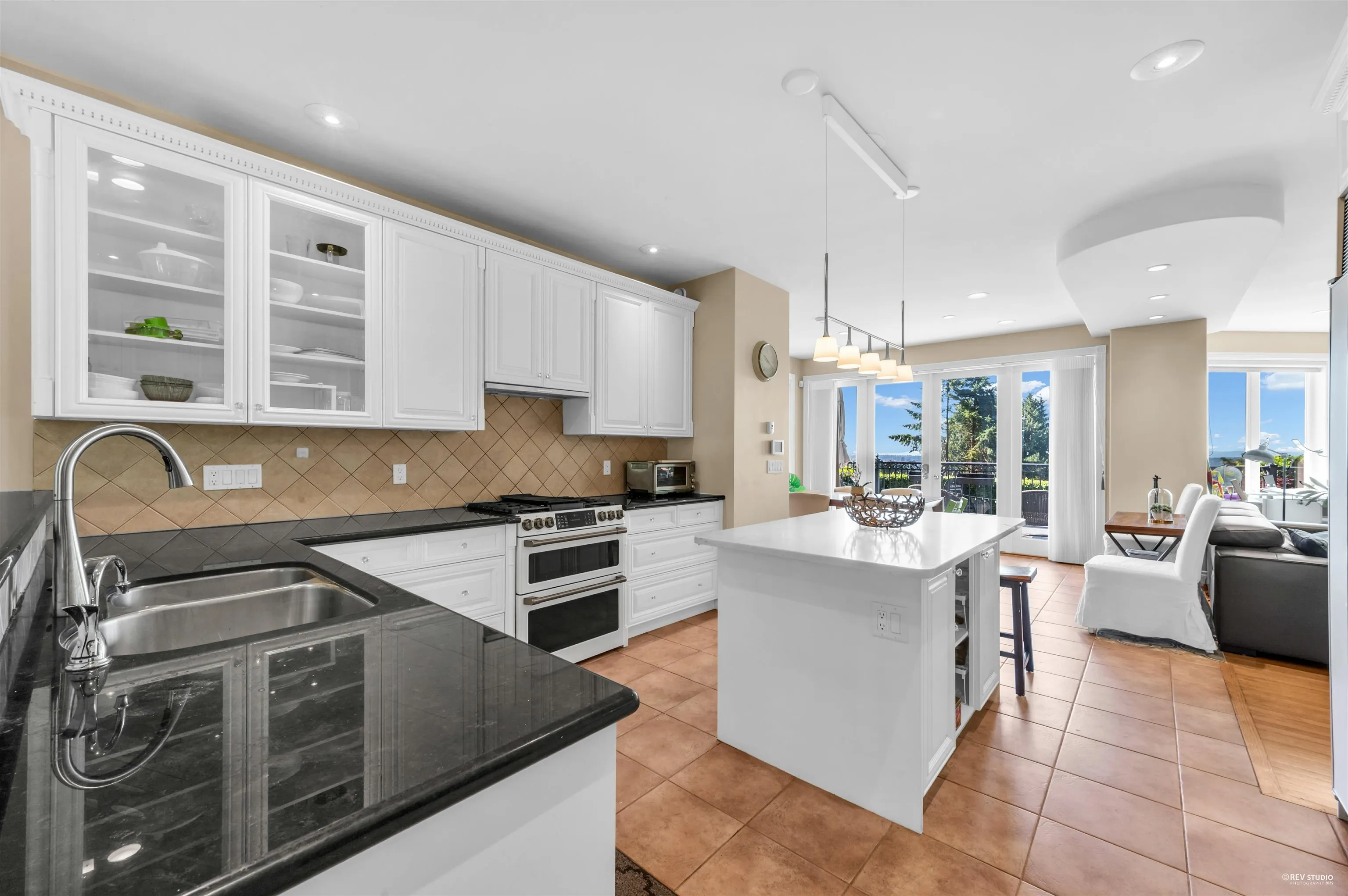 848 Fairmile Road