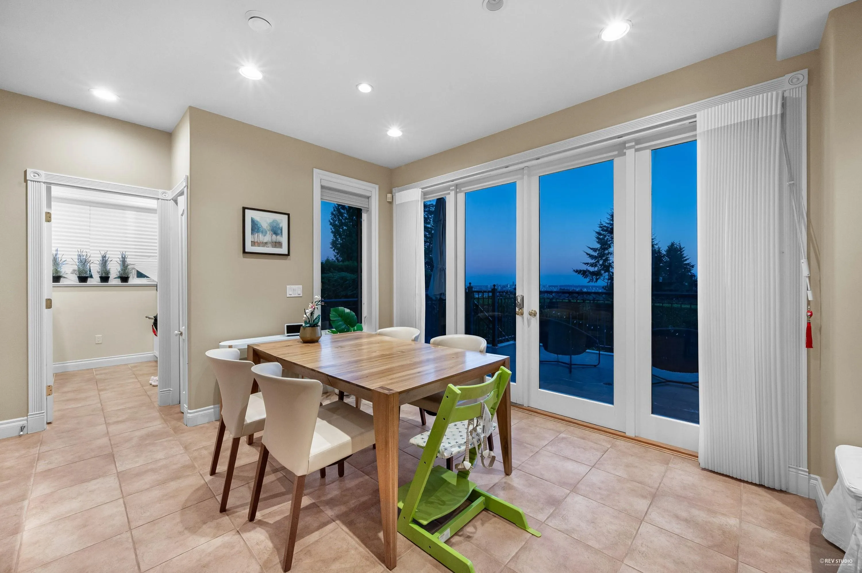 848 Fairmile Road