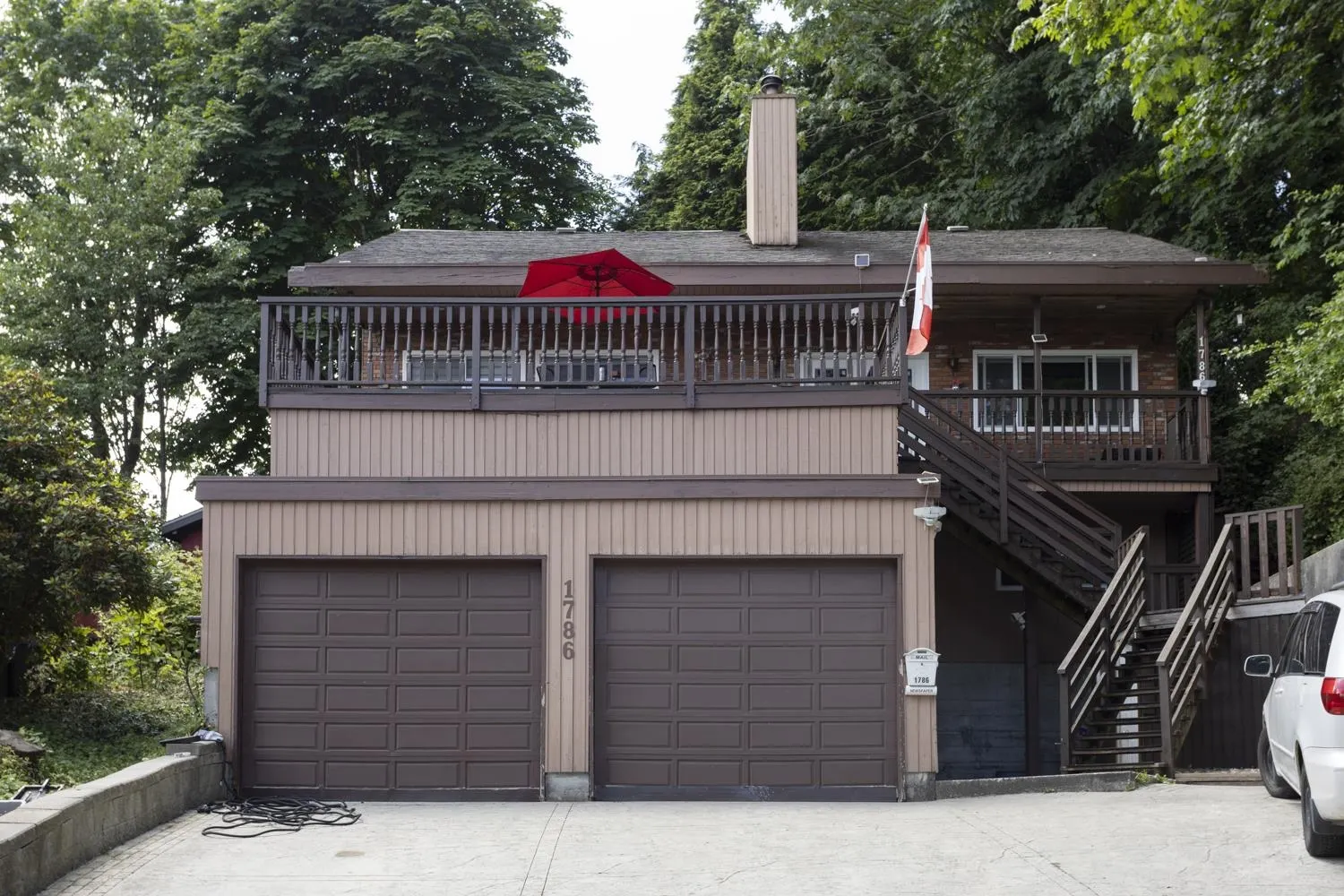 1786 View Street