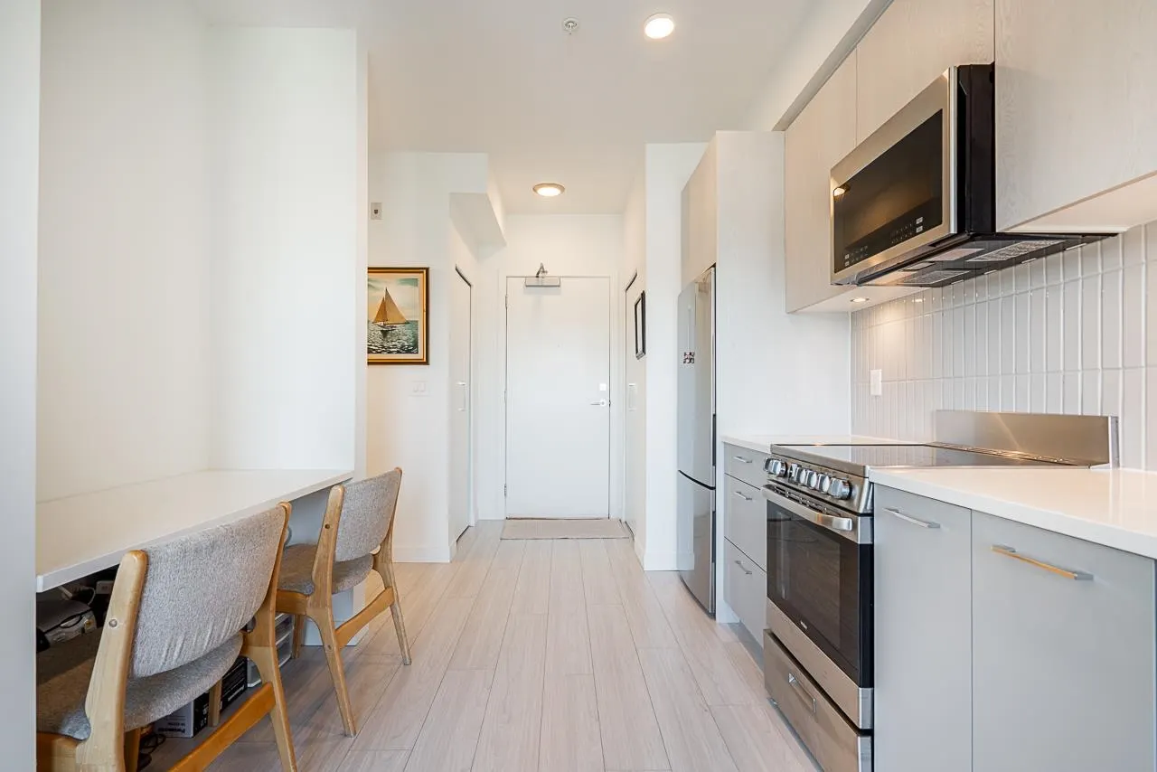 604 10777 138th Street