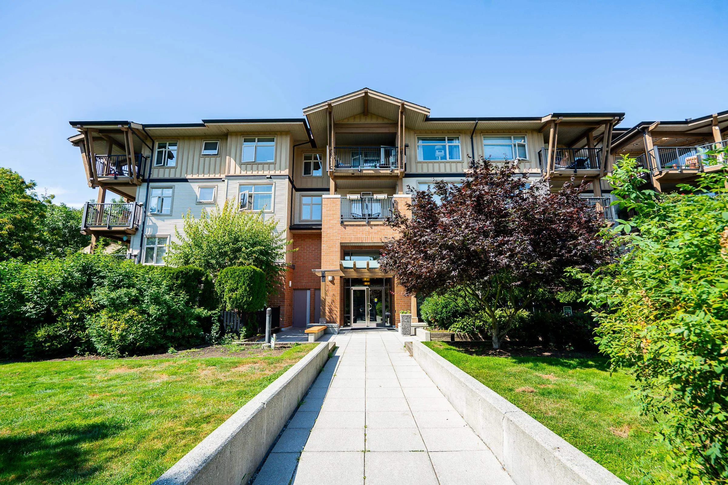 107 300 Klahanie Drive