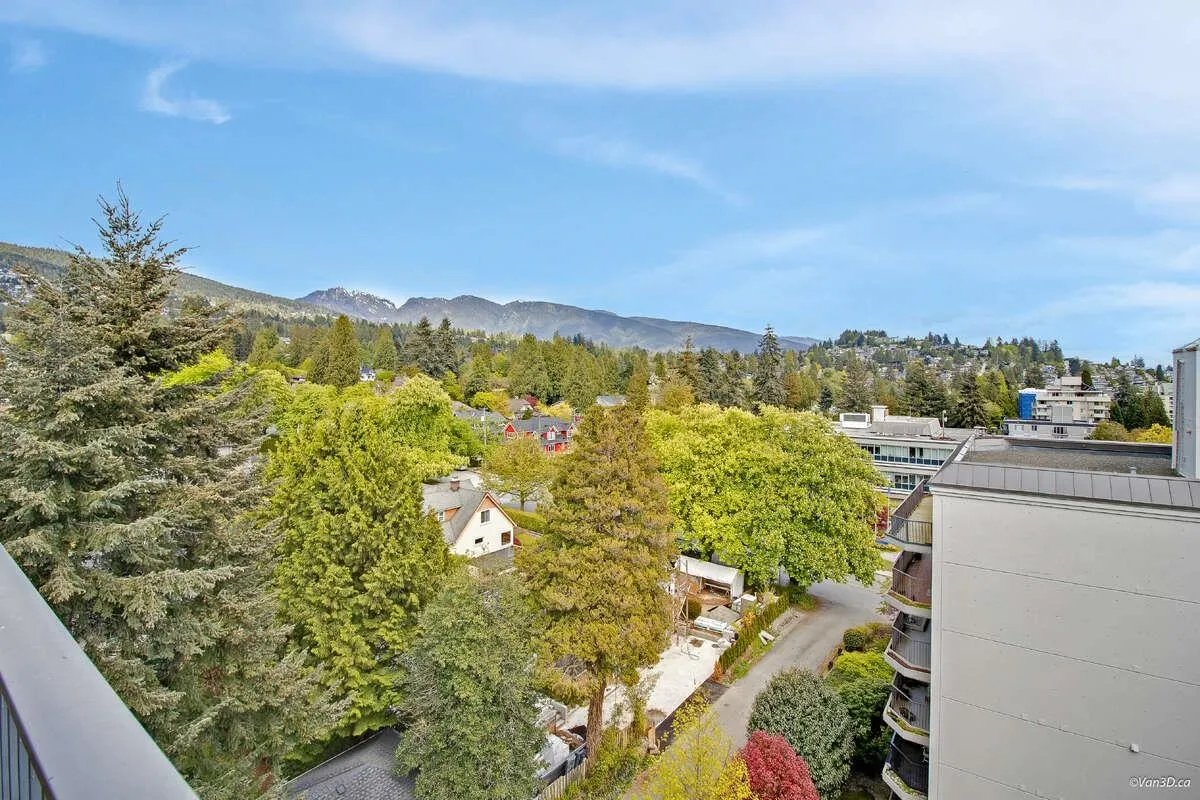903 1745 Esquimalt Avenue