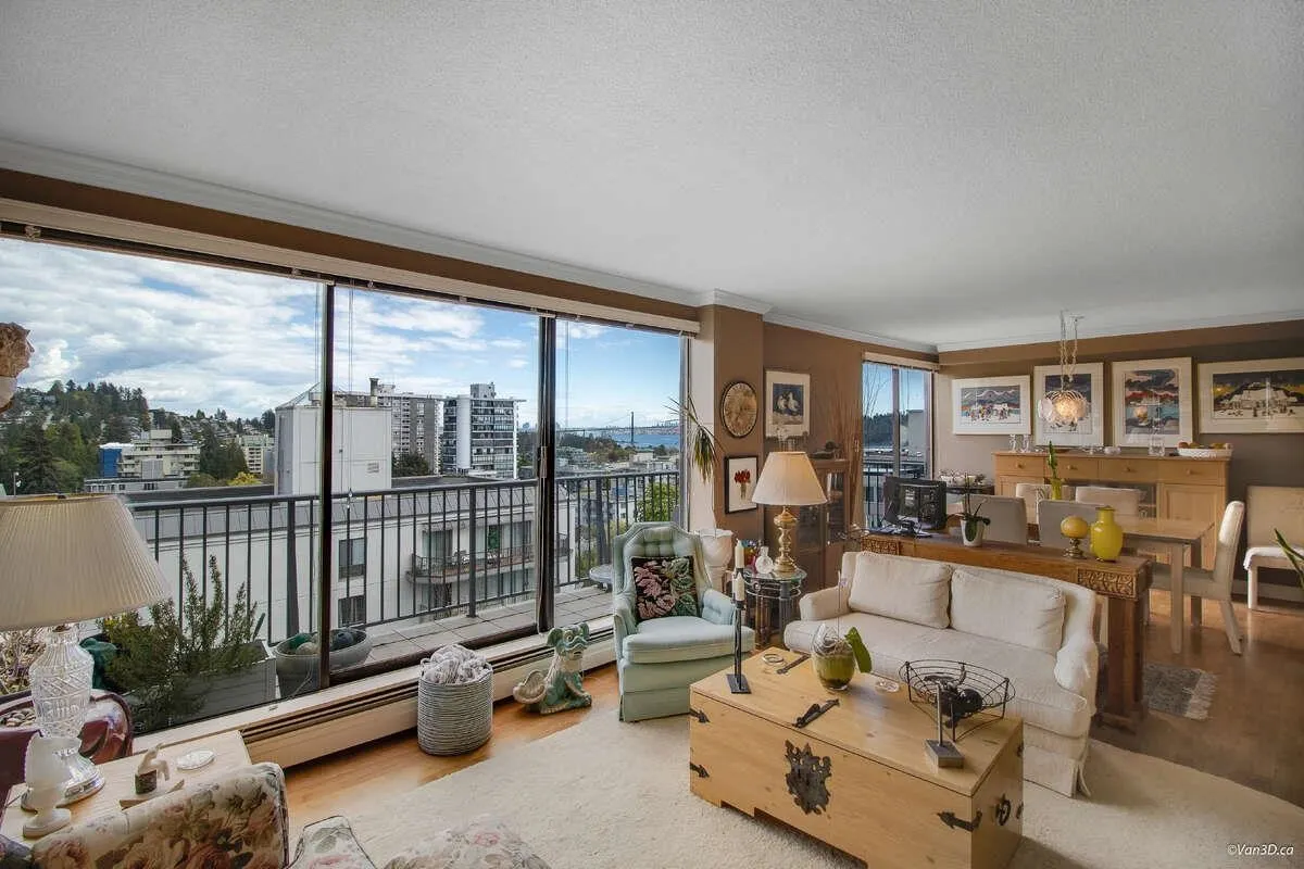 903 1745 Esquimalt Avenue