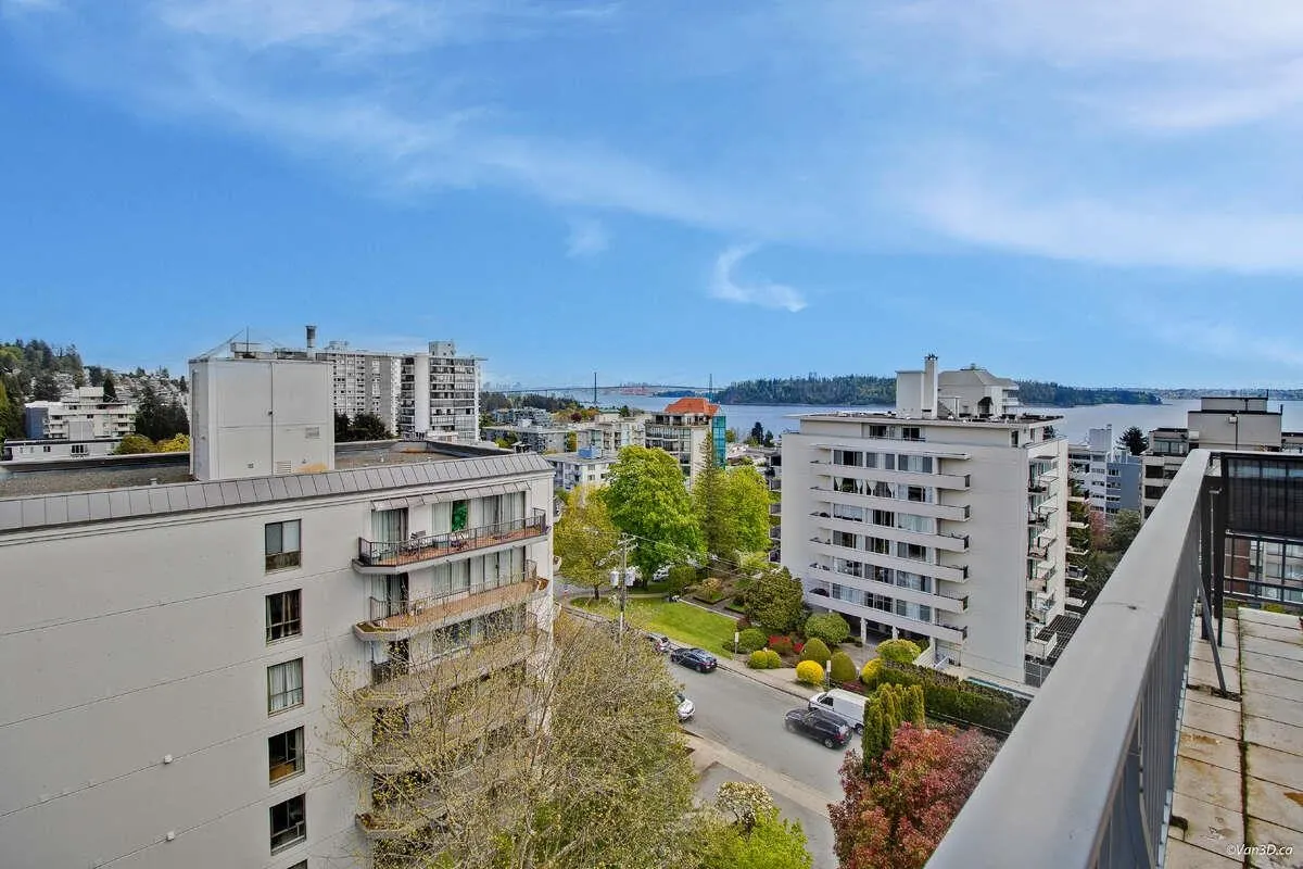 903 1745 Esquimalt Avenue