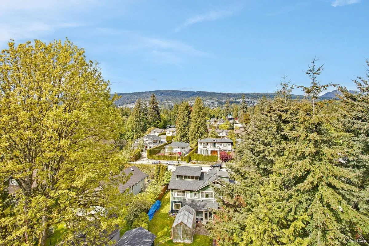 903 1745 Esquimalt Avenue