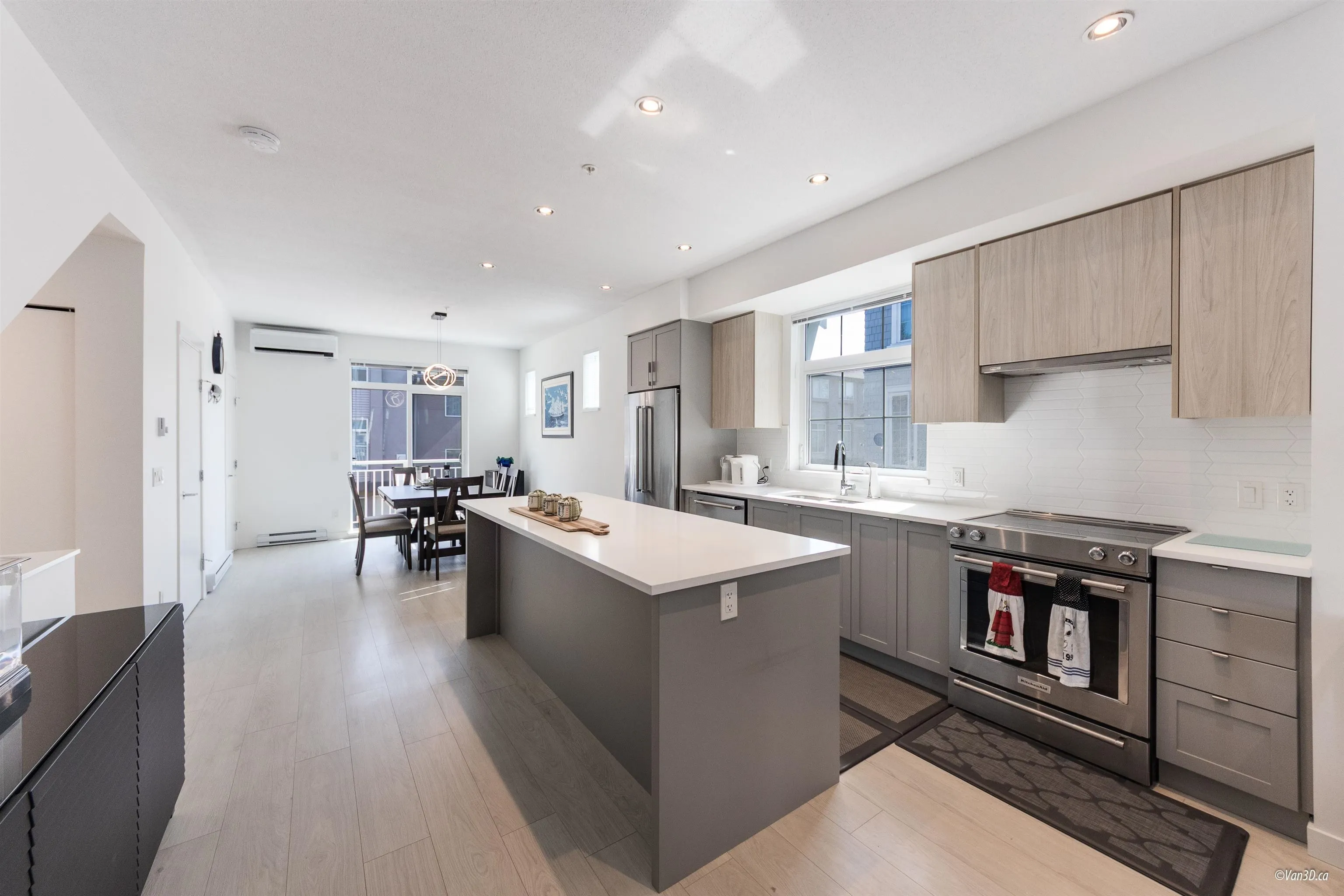 8 2560 Pitt River Road