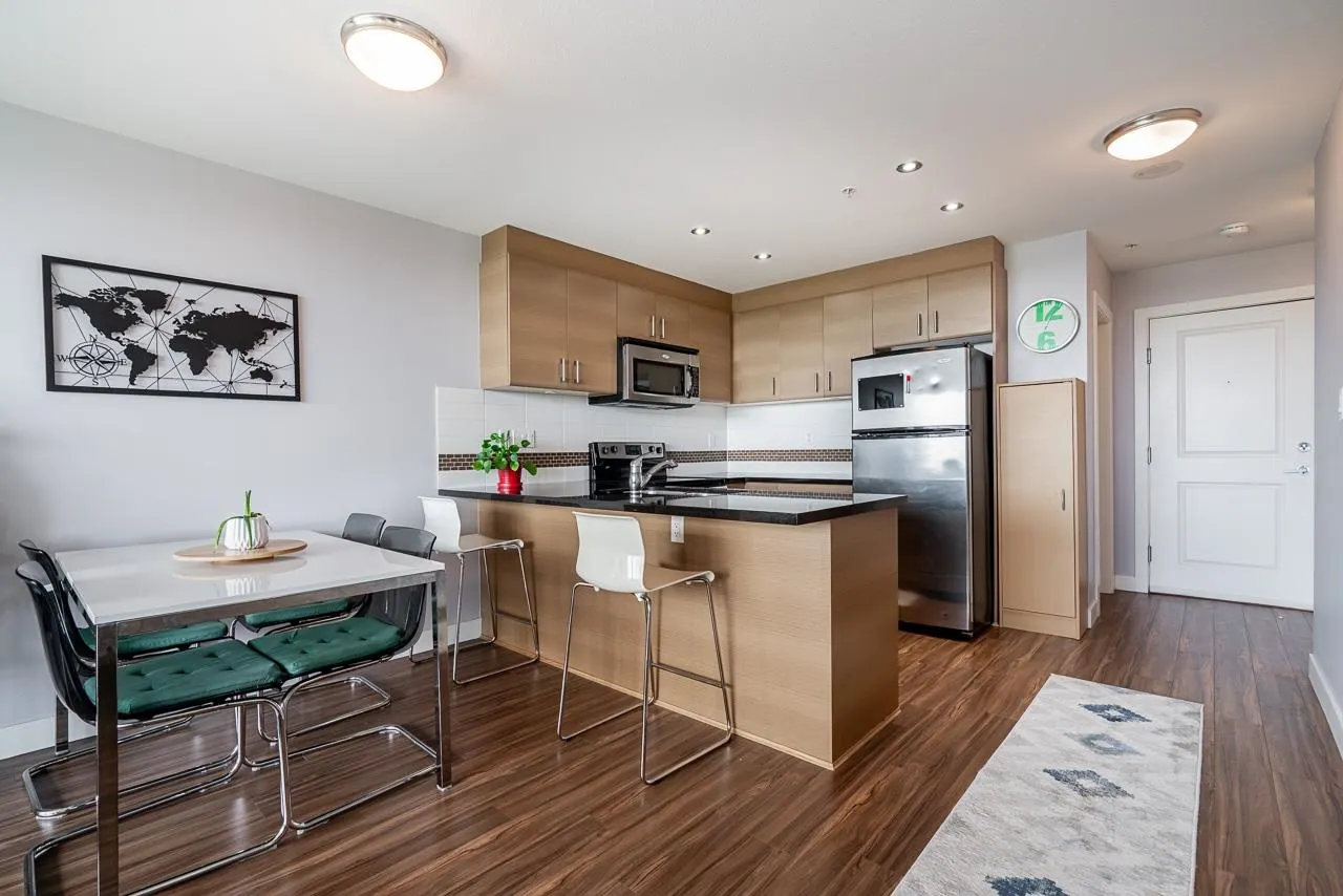 906 12069 Harris Road