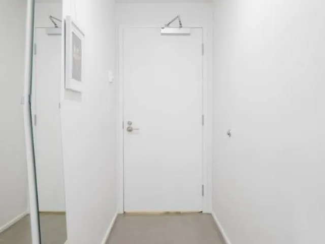 701 219 E Georgia Street
