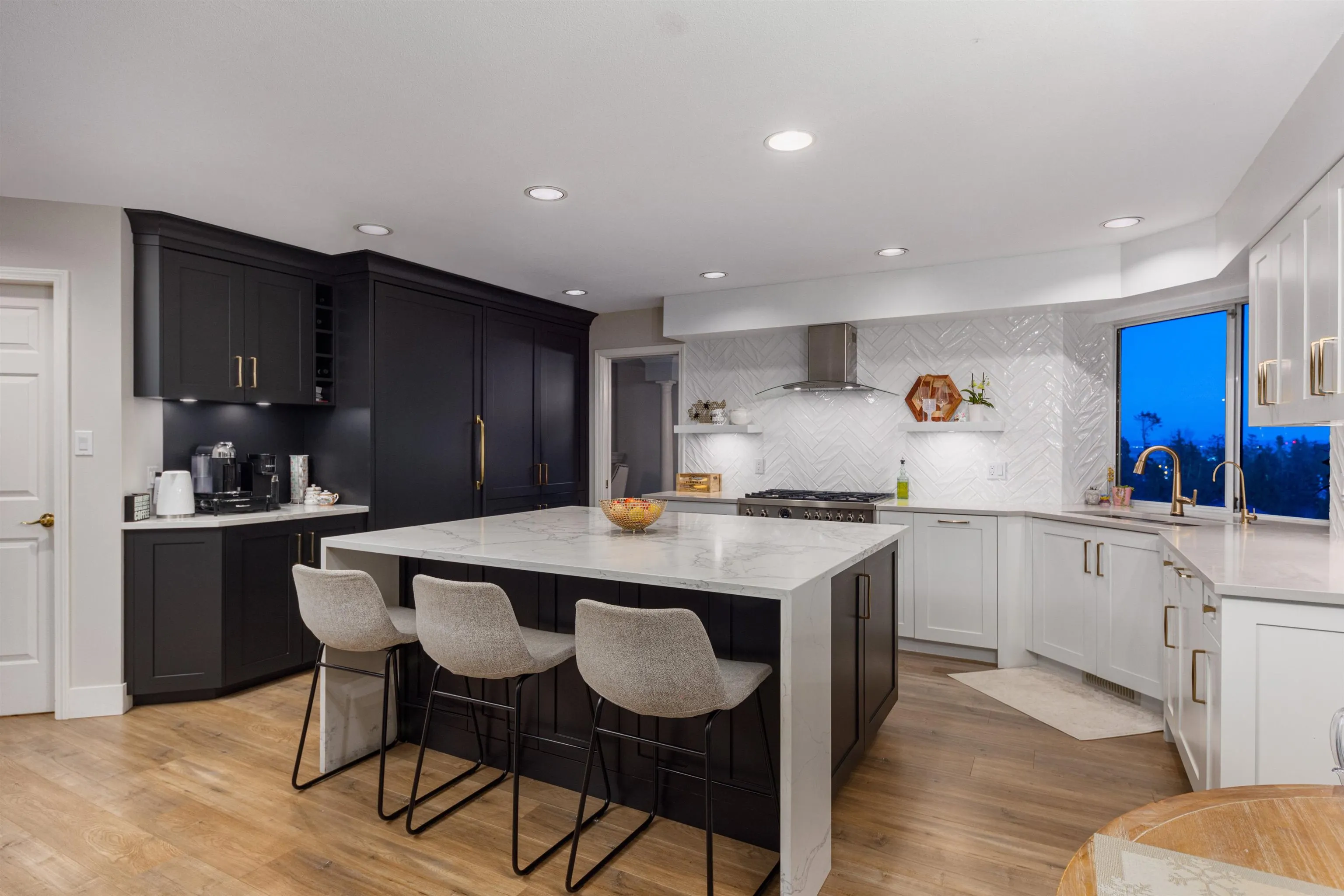 4702 Stahaken Court