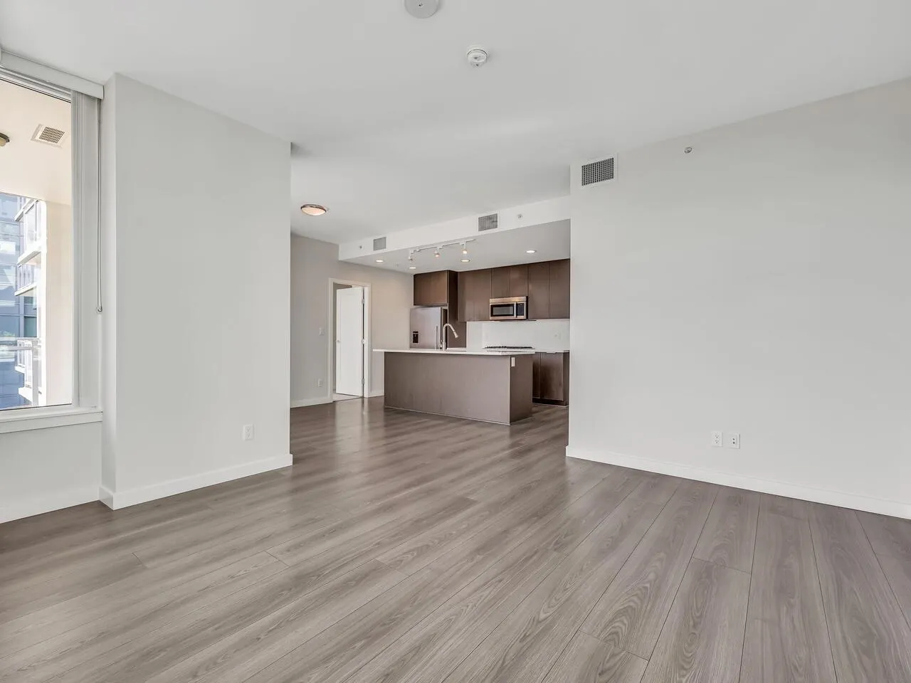 816 8688 Hazelbridge Way