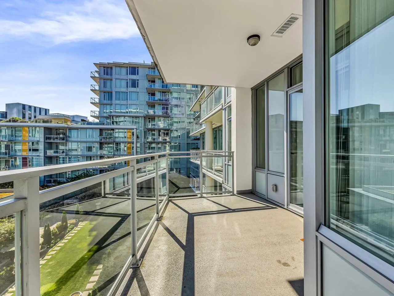 816 8688 Hazelbridge Way