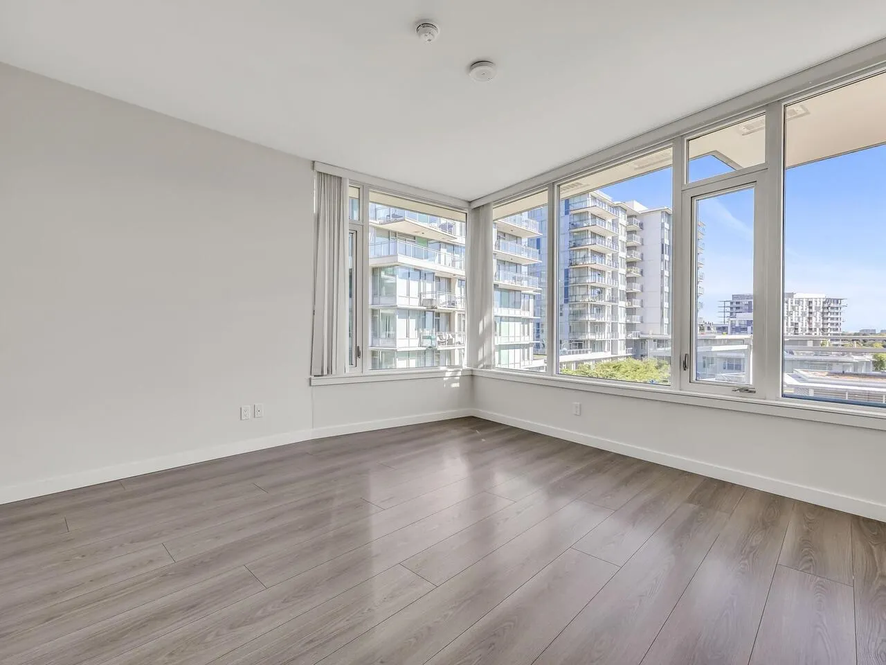 816 8688 Hazelbridge Way