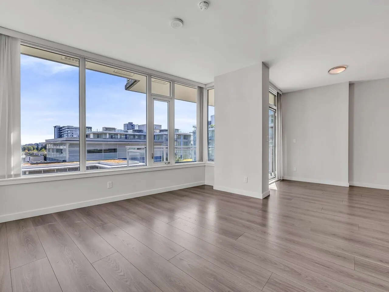816 8688 Hazelbridge Way