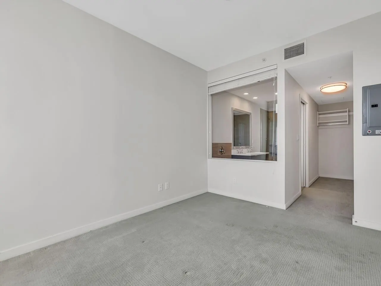 816 8688 Hazelbridge Way