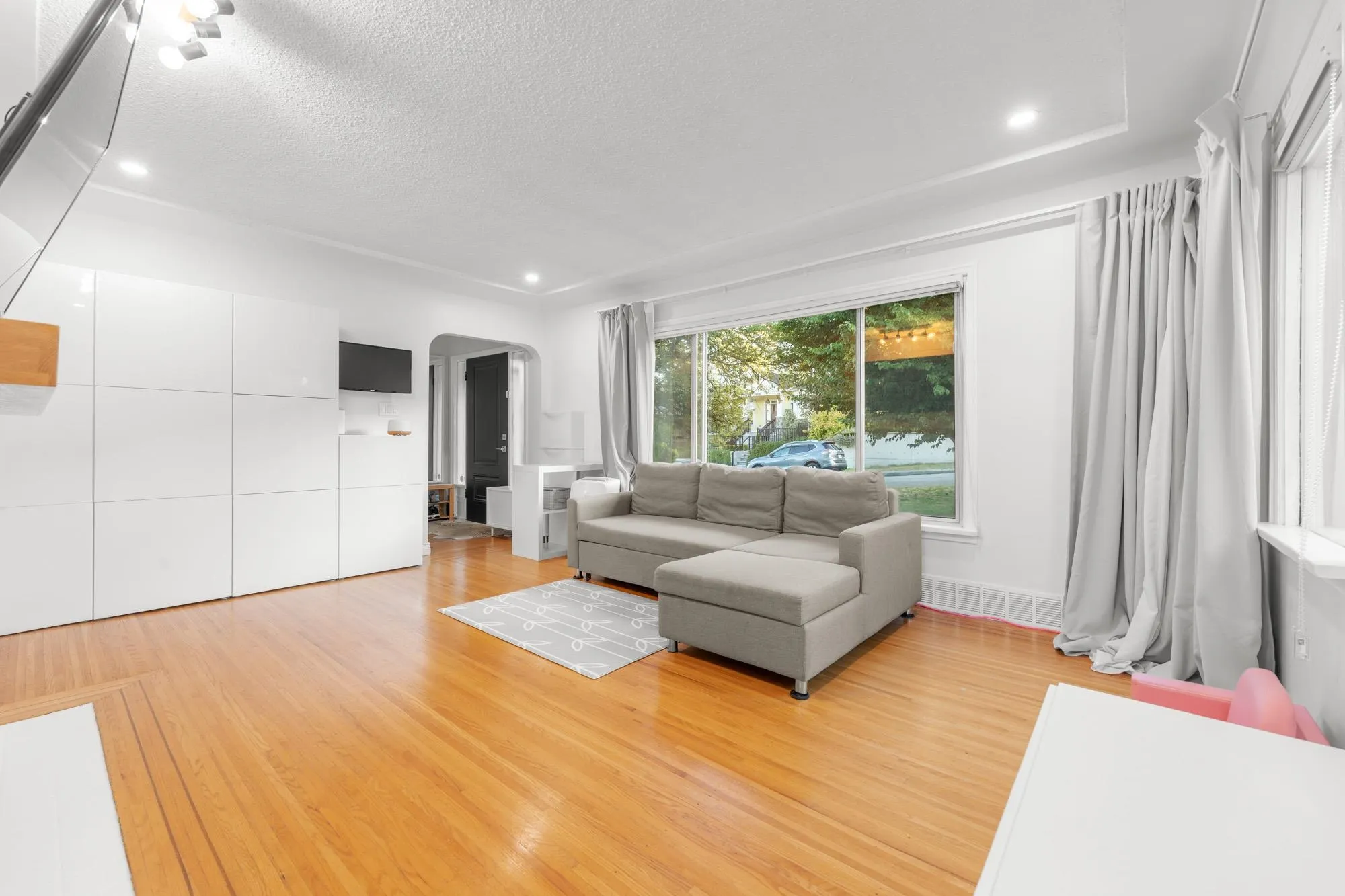 827 Burnaby Street