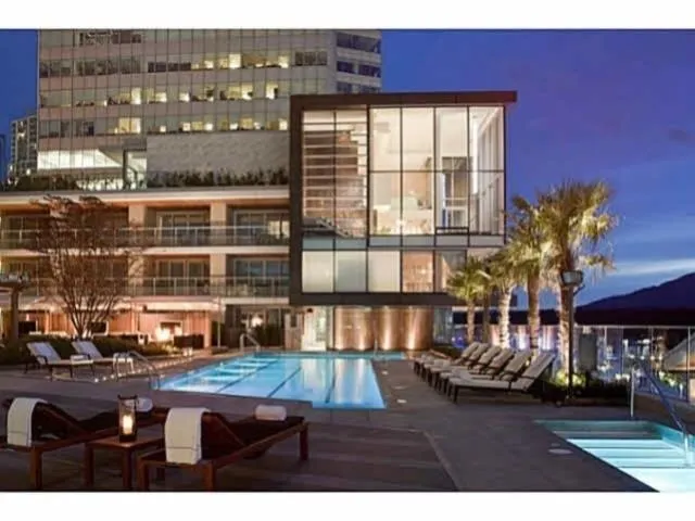 3301 1011 W Cordova Street