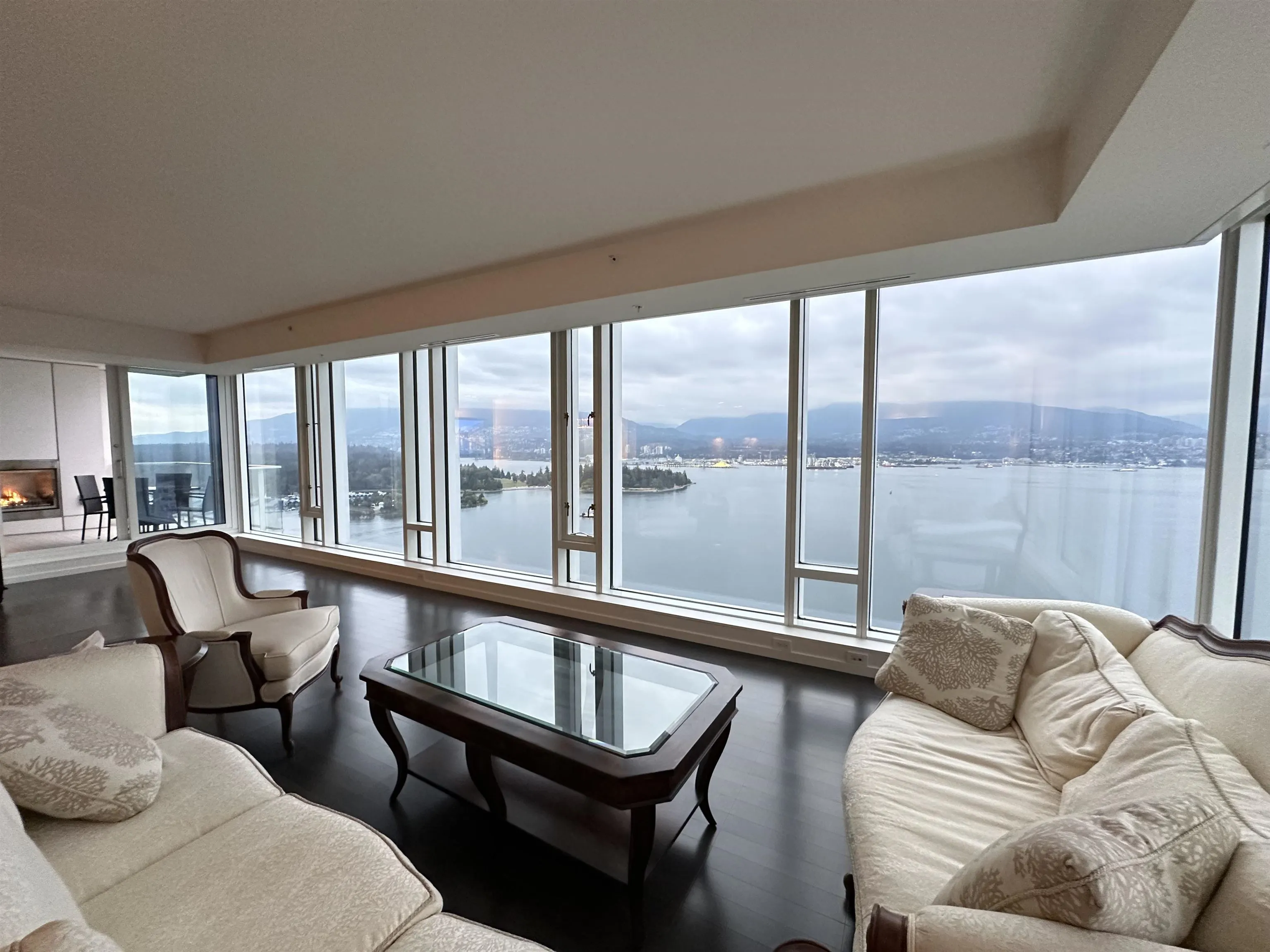 3301 1011 W Cordova Street