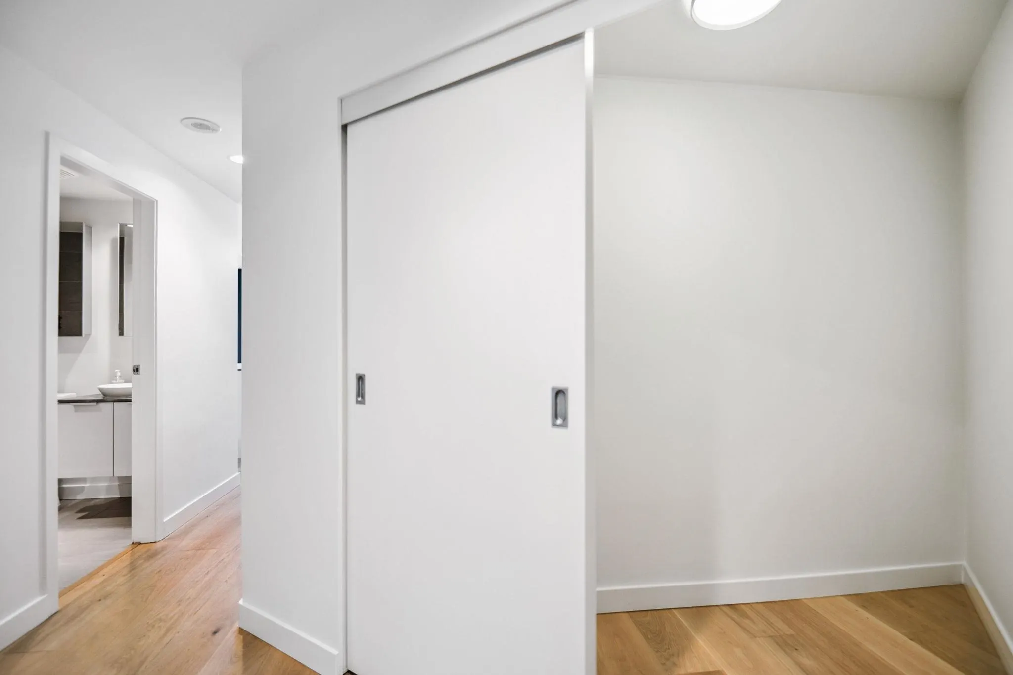 703 128 W Cordova Street