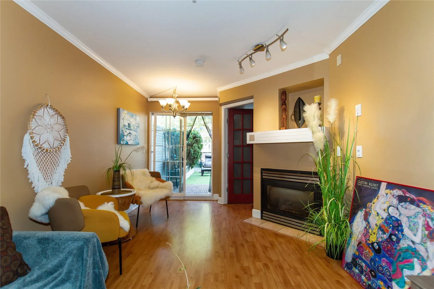 210 1989 Dunbar Street