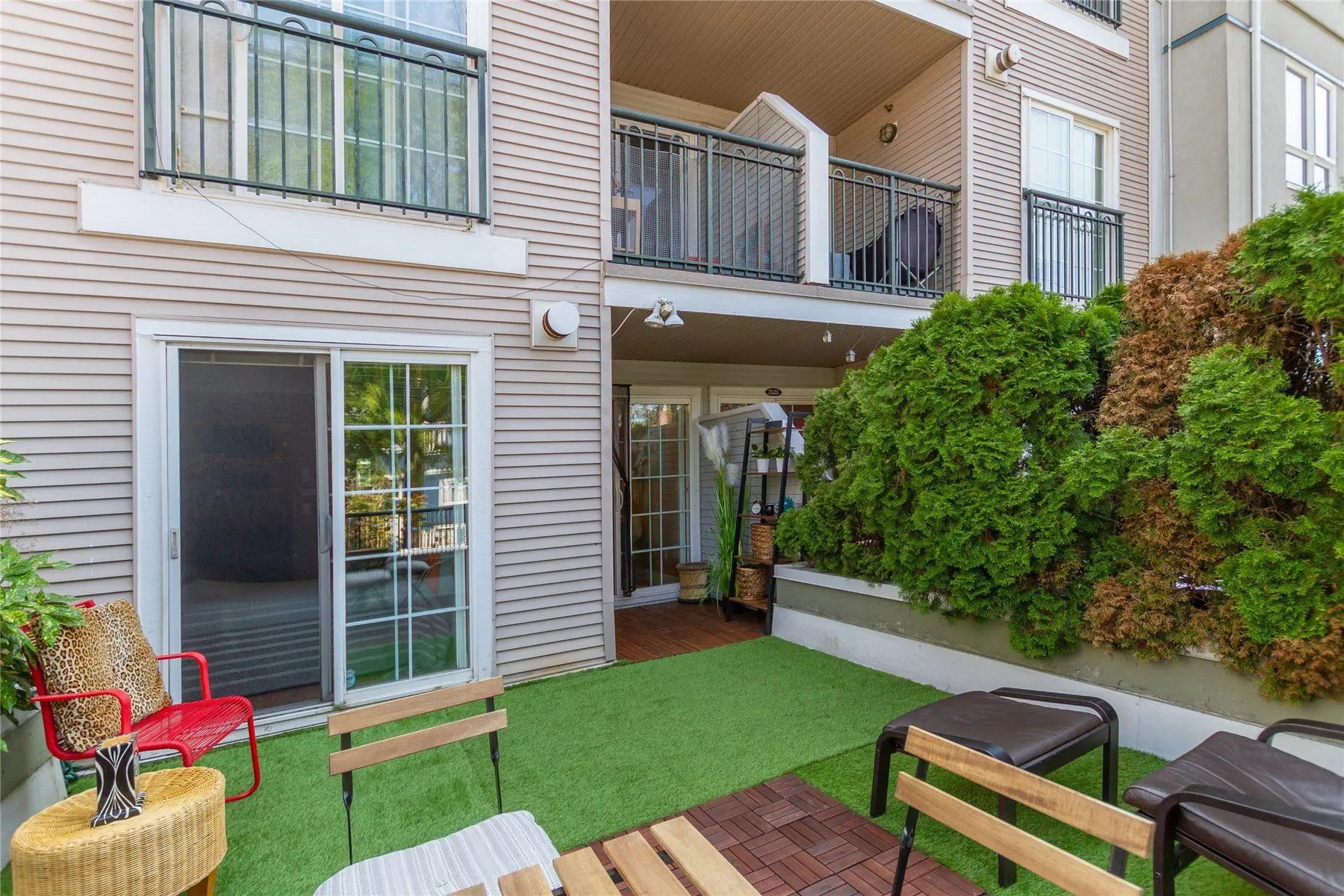 210 1989 Dunbar Street