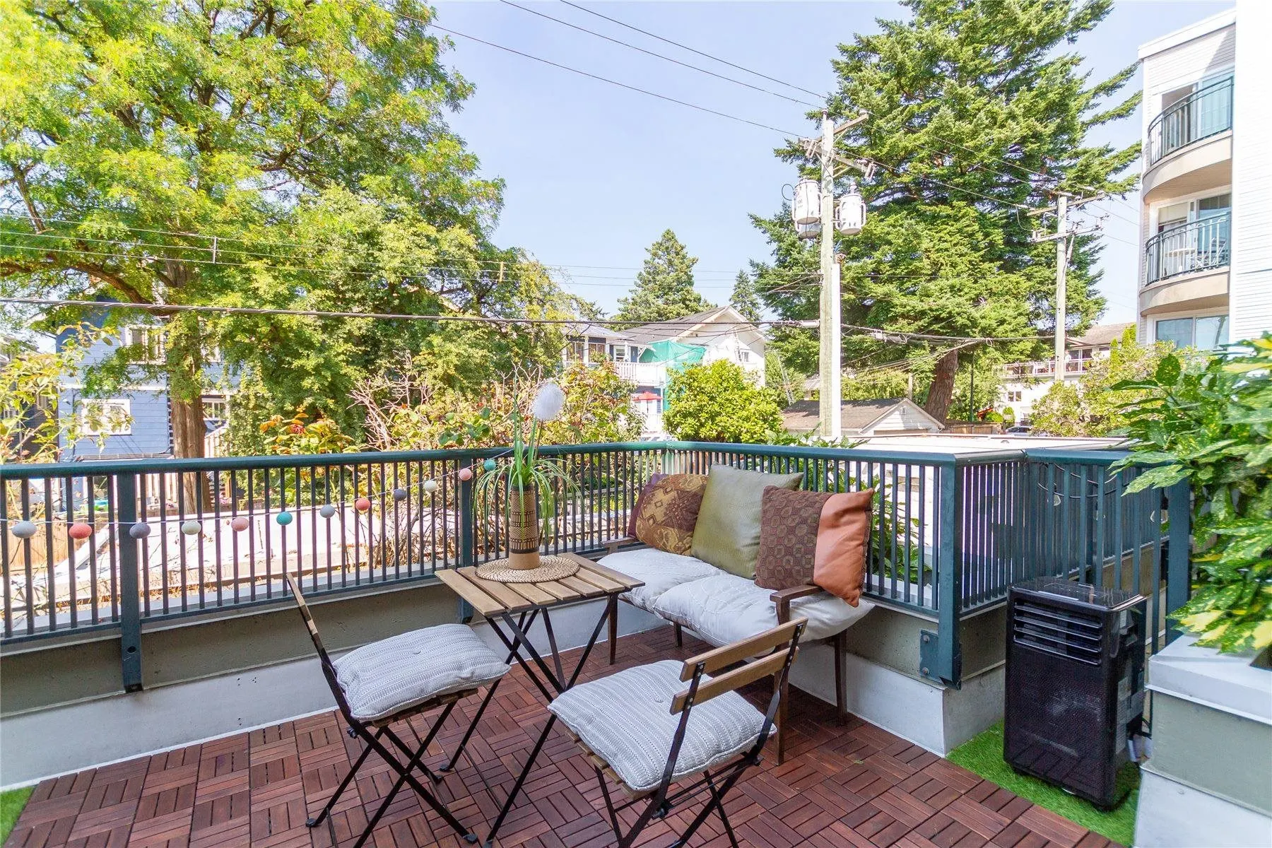 210 1989 Dunbar Street