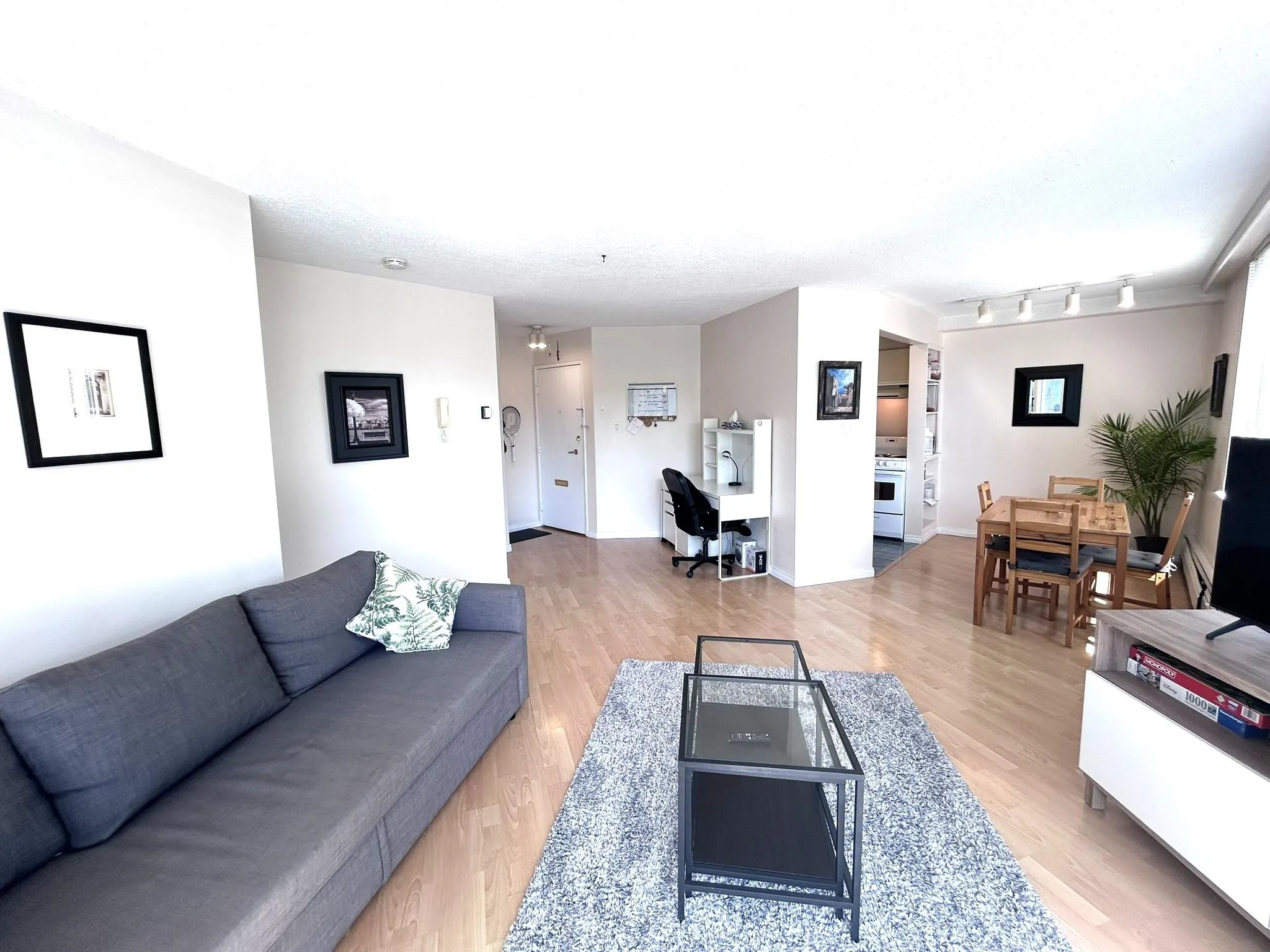 303 4691 W 10th Avenue