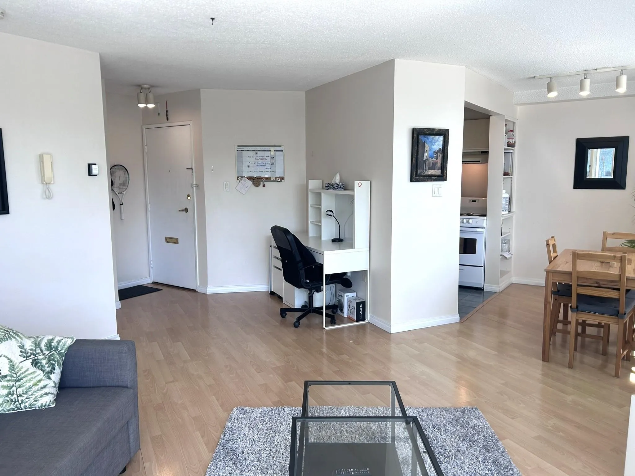 303 4691 W 10th Avenue