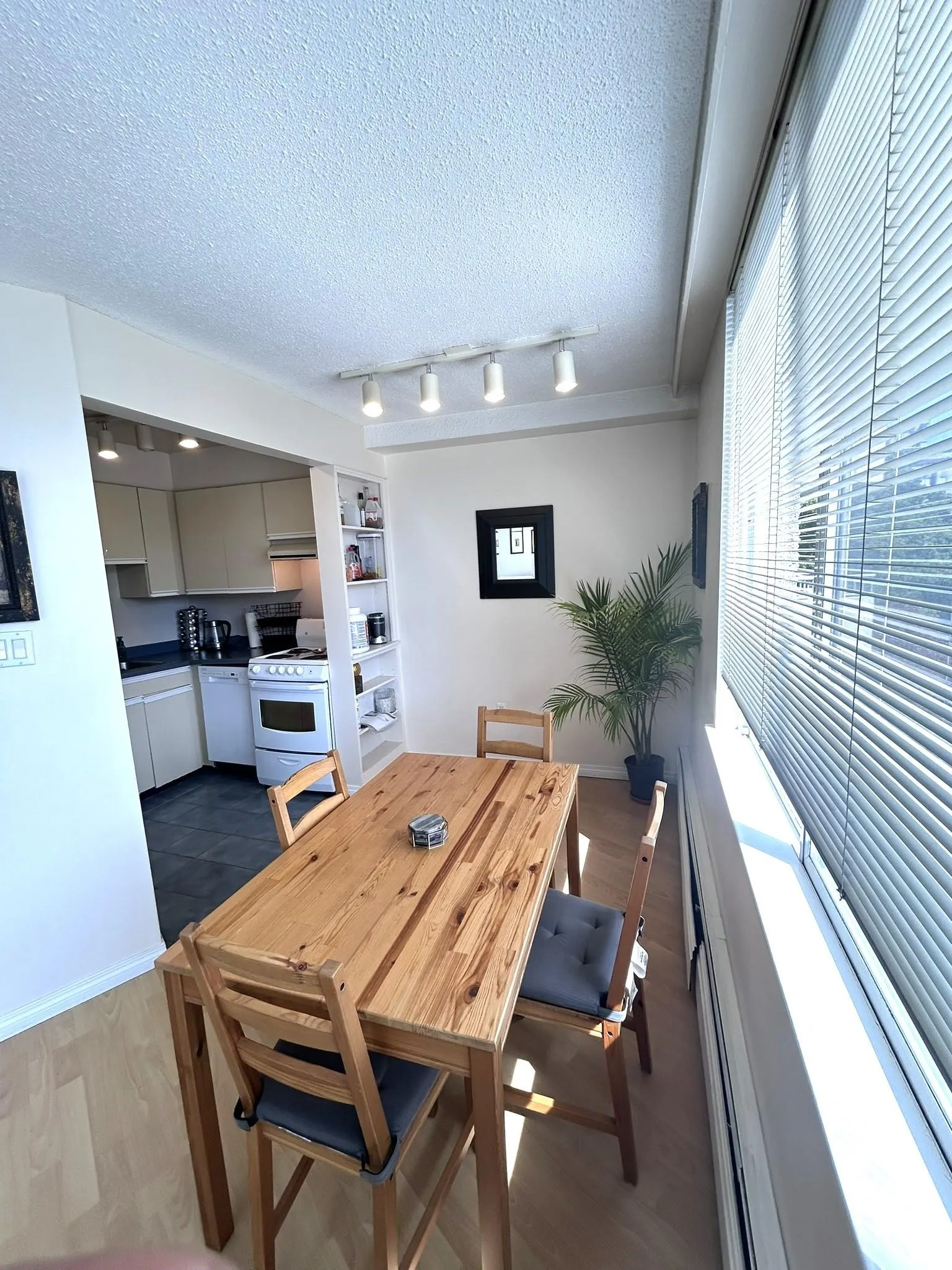 303 4691 W 10th Avenue