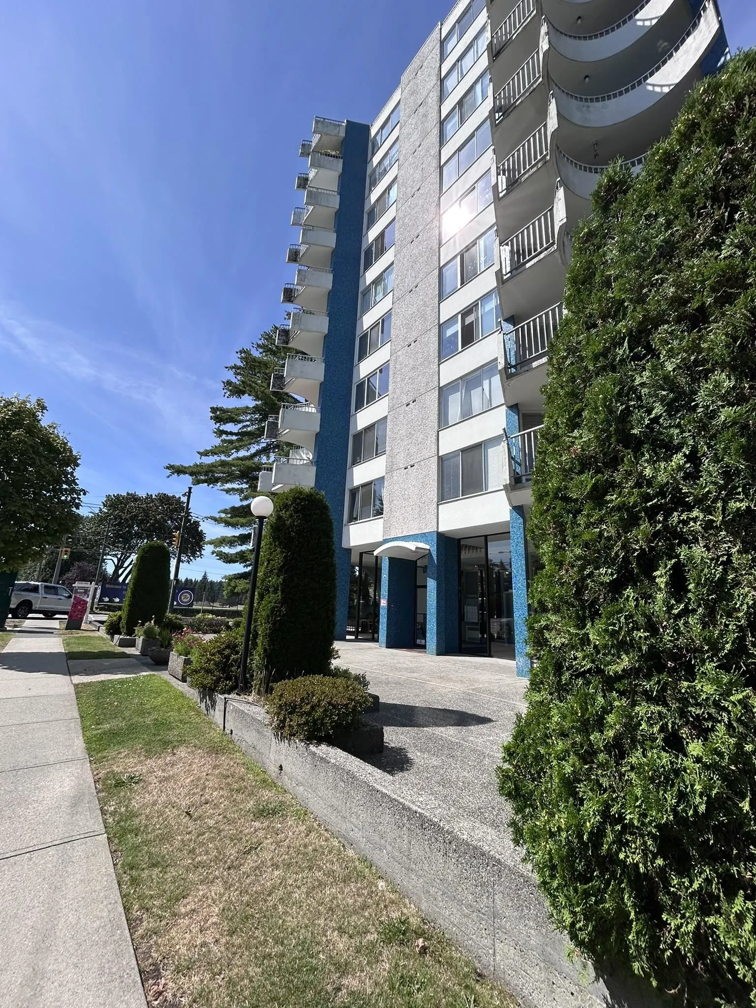 303 4691 W 10th Avenue