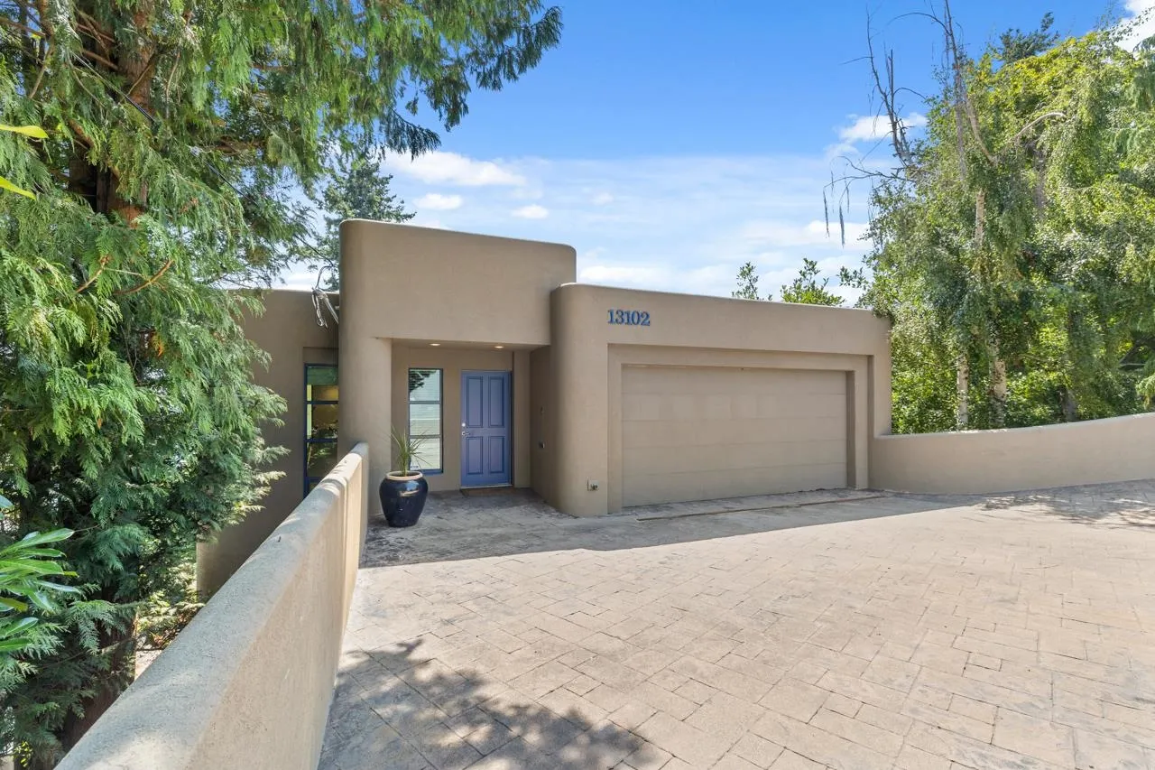 13102 13 Avenue