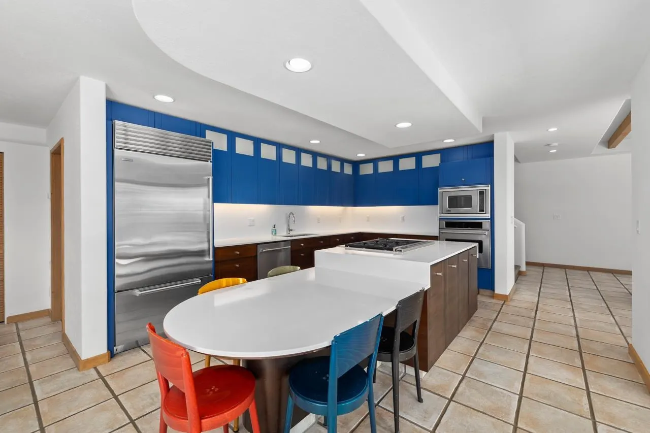 13102 13 Avenue