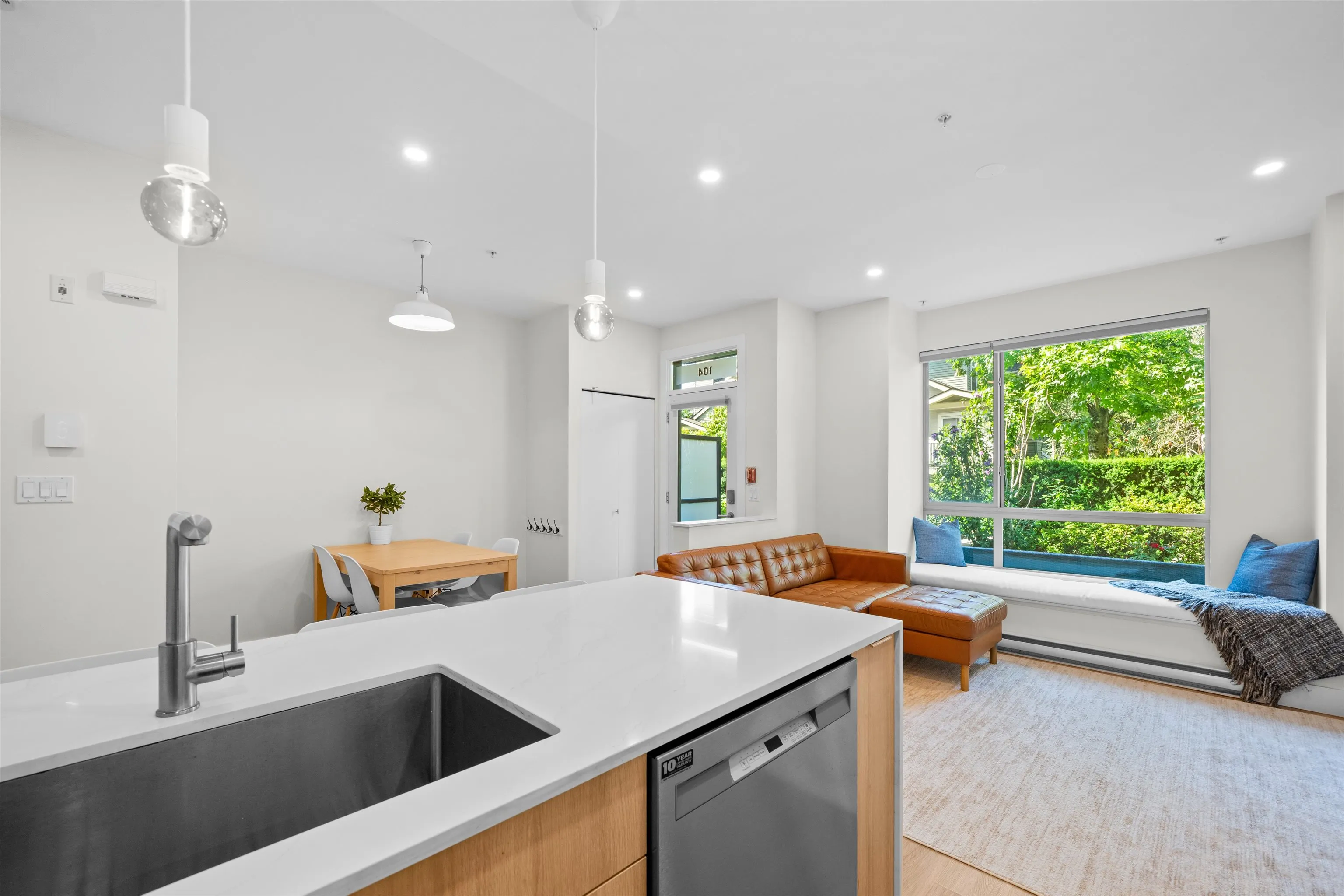 104 7428 Byrnepark Walk