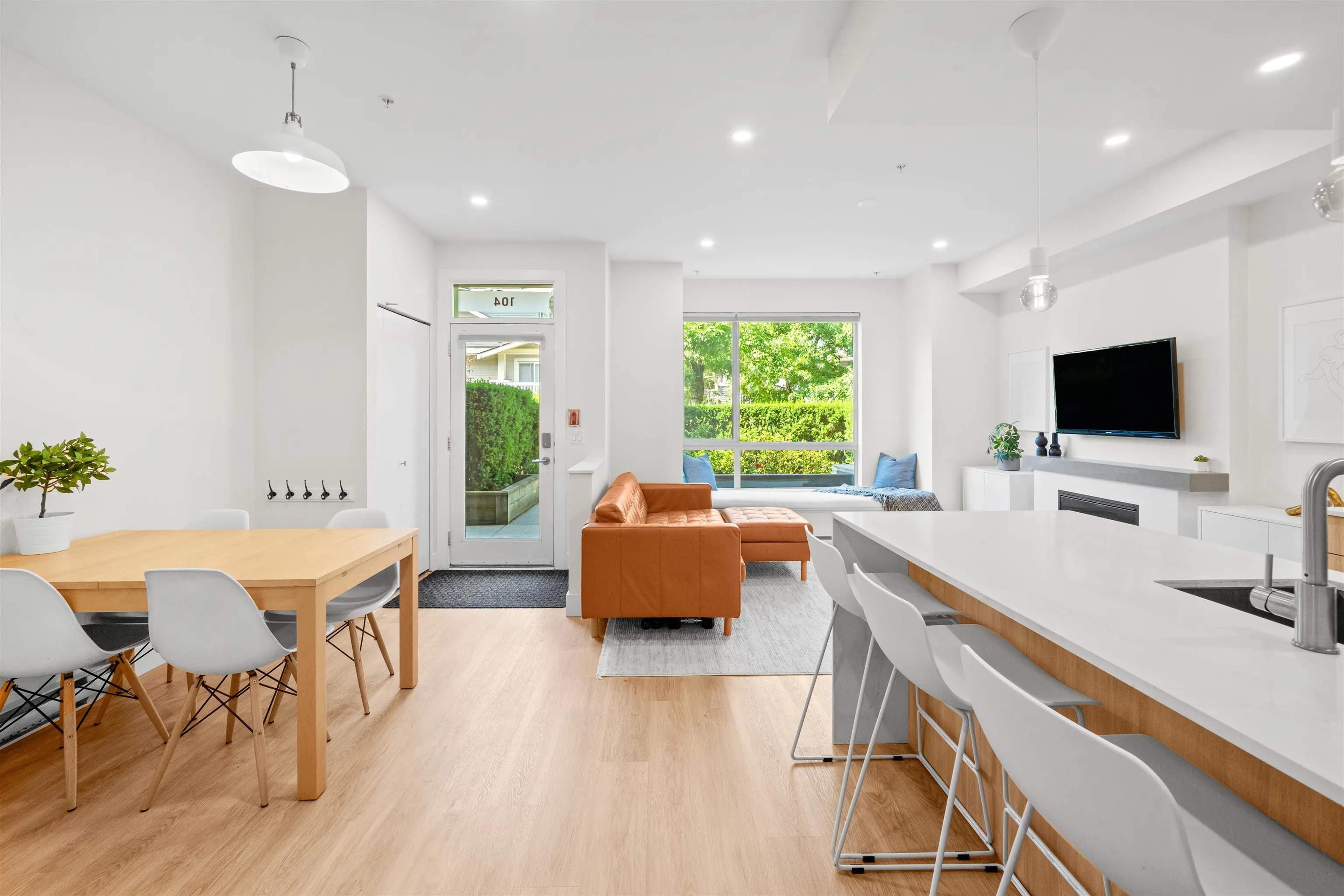 104 7428 Byrnepark Walk