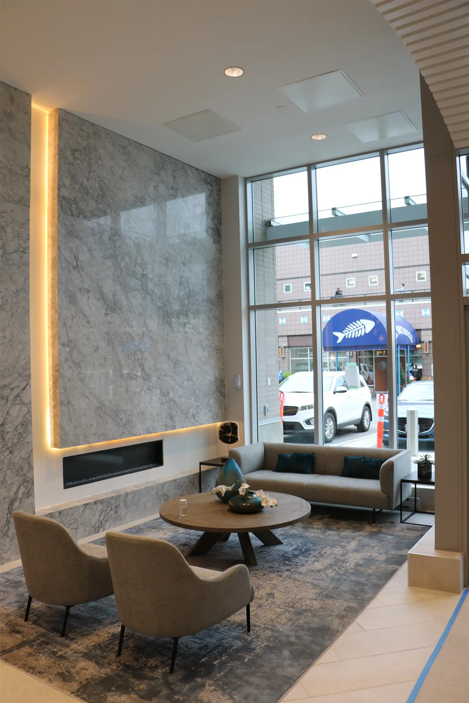 1808 908 Quayside Drive