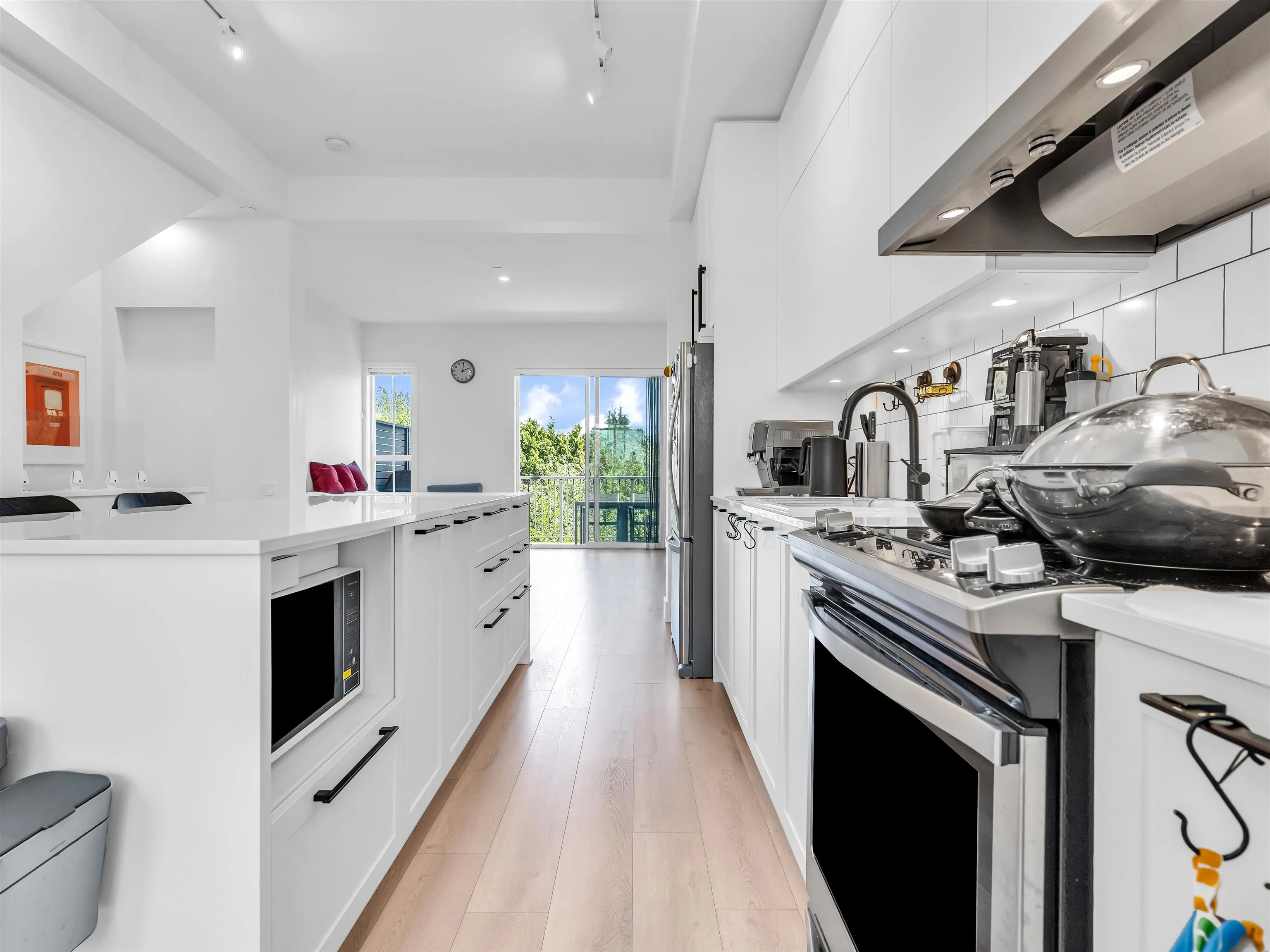 36 4716 Orca Way