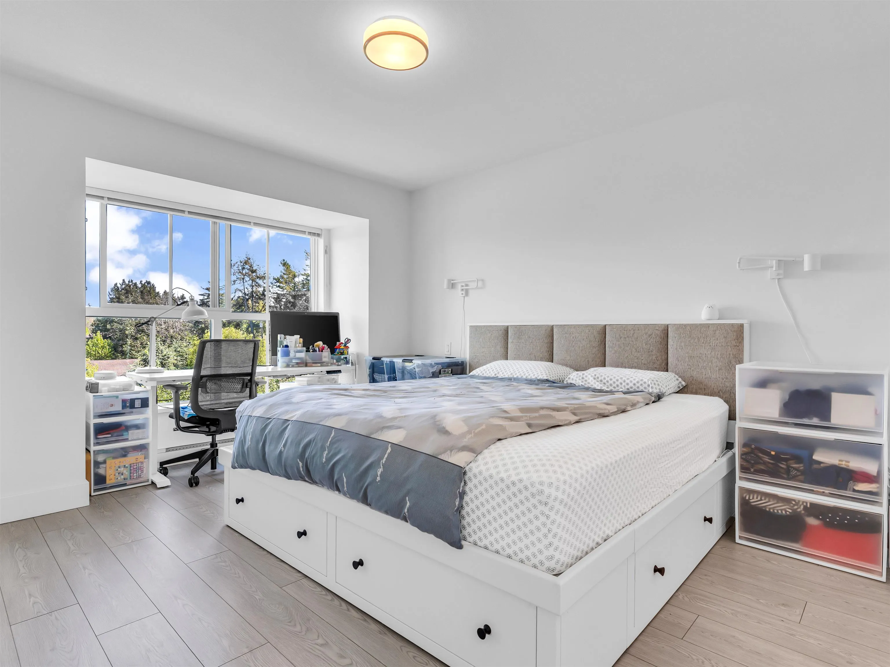 36 4716 Orca Way
