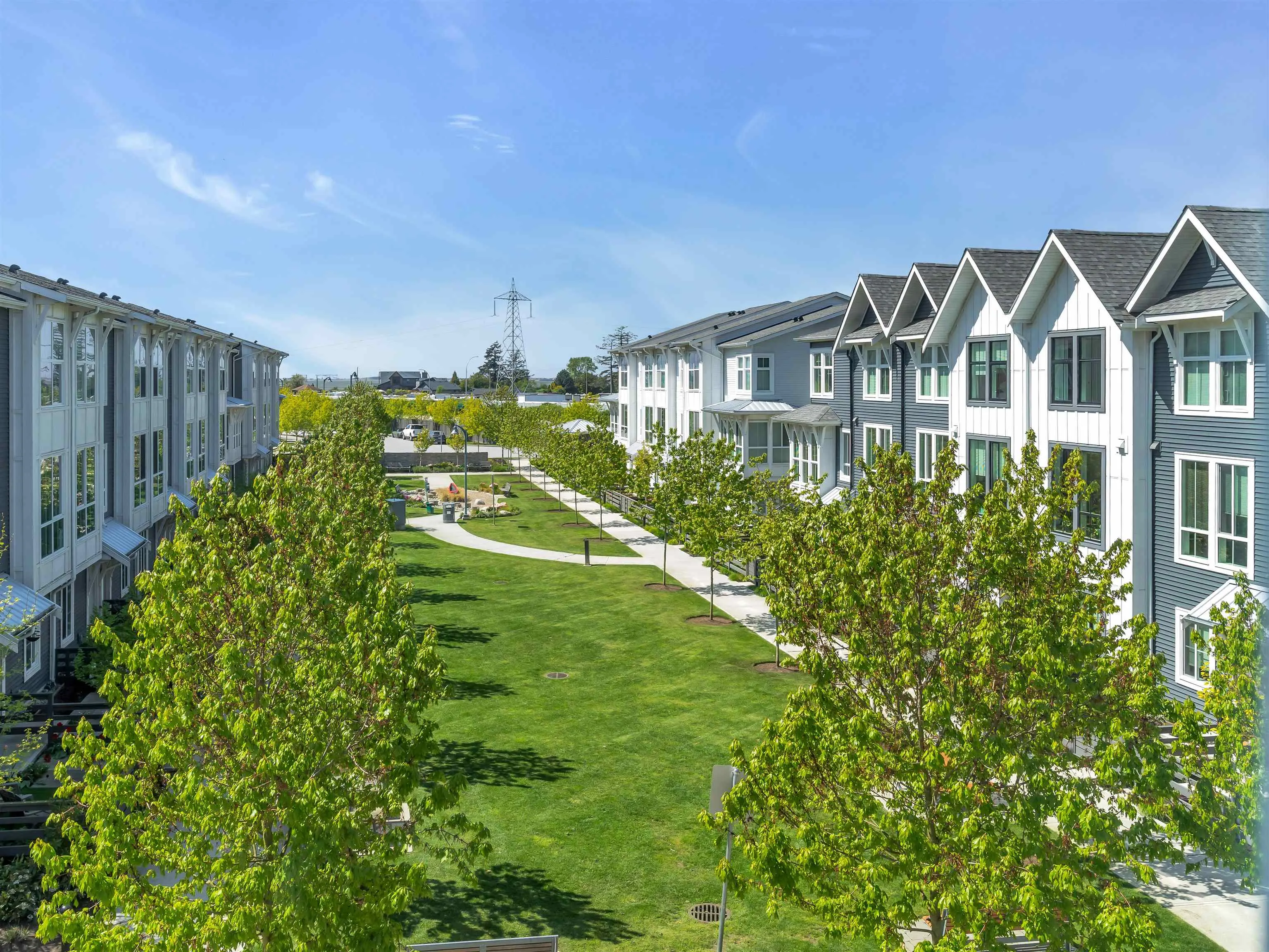 36 4716 Orca Way
