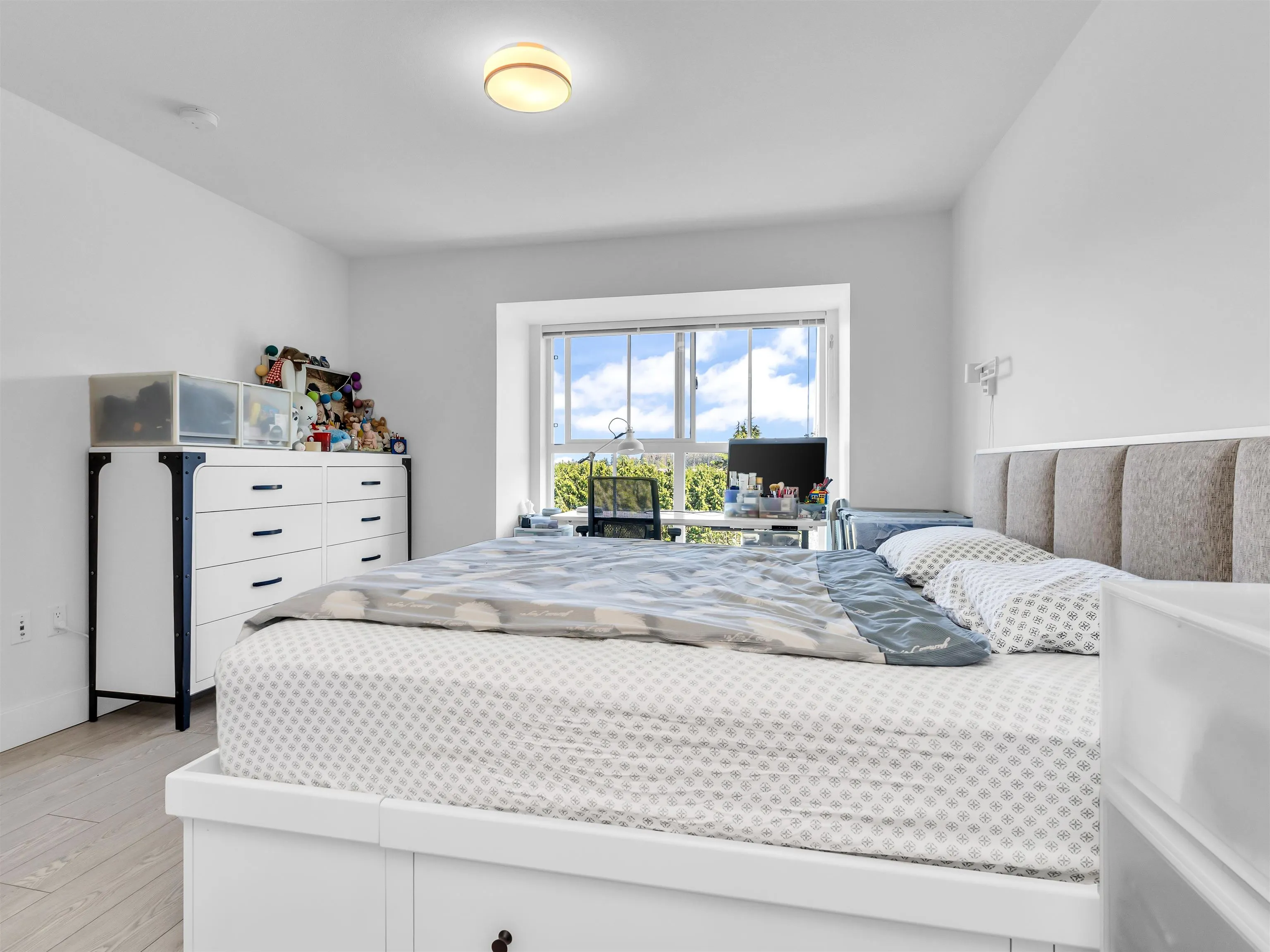 36 4716 Orca Way