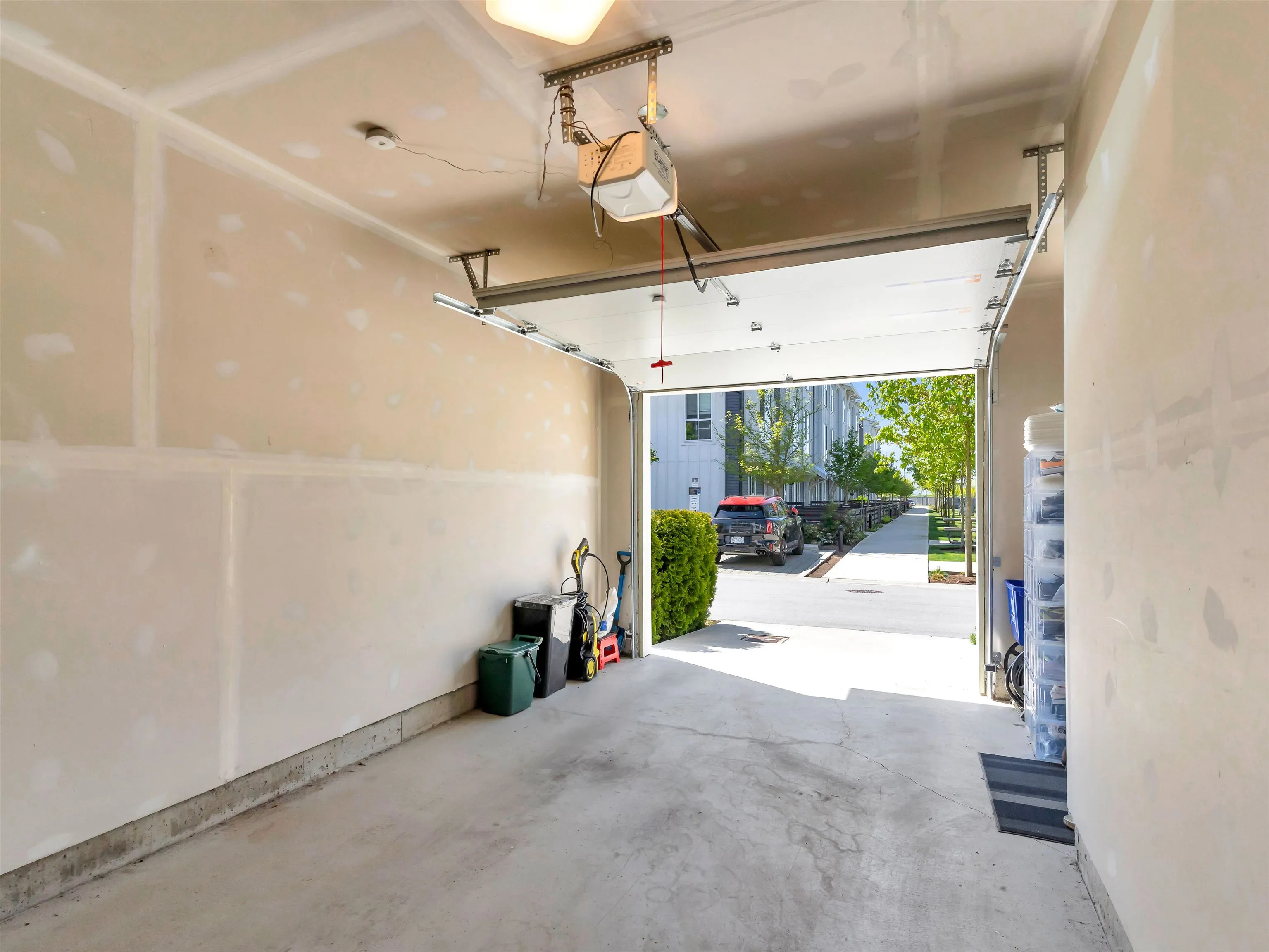 36 4716 Orca Way