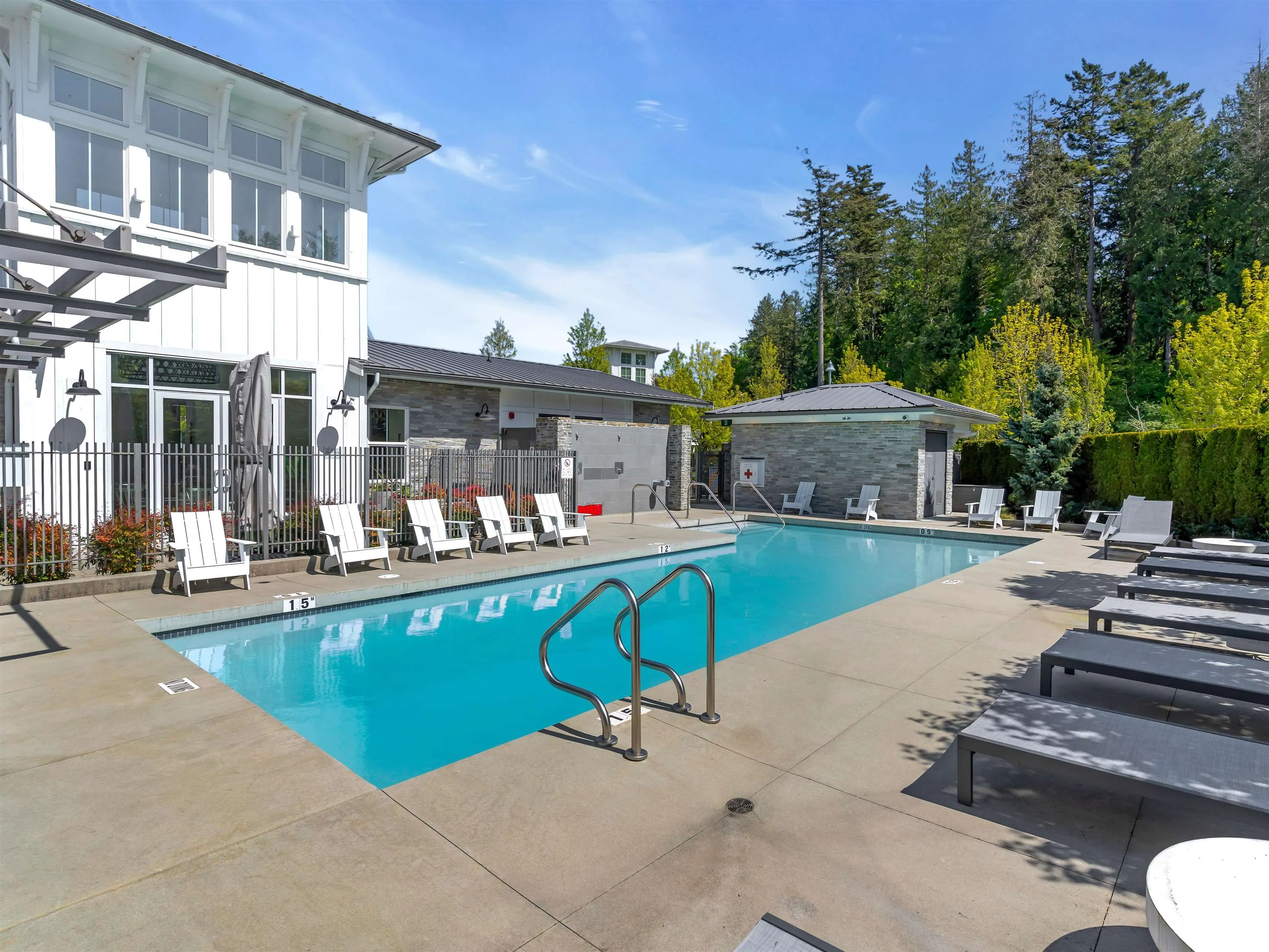 36 4716 Orca Way